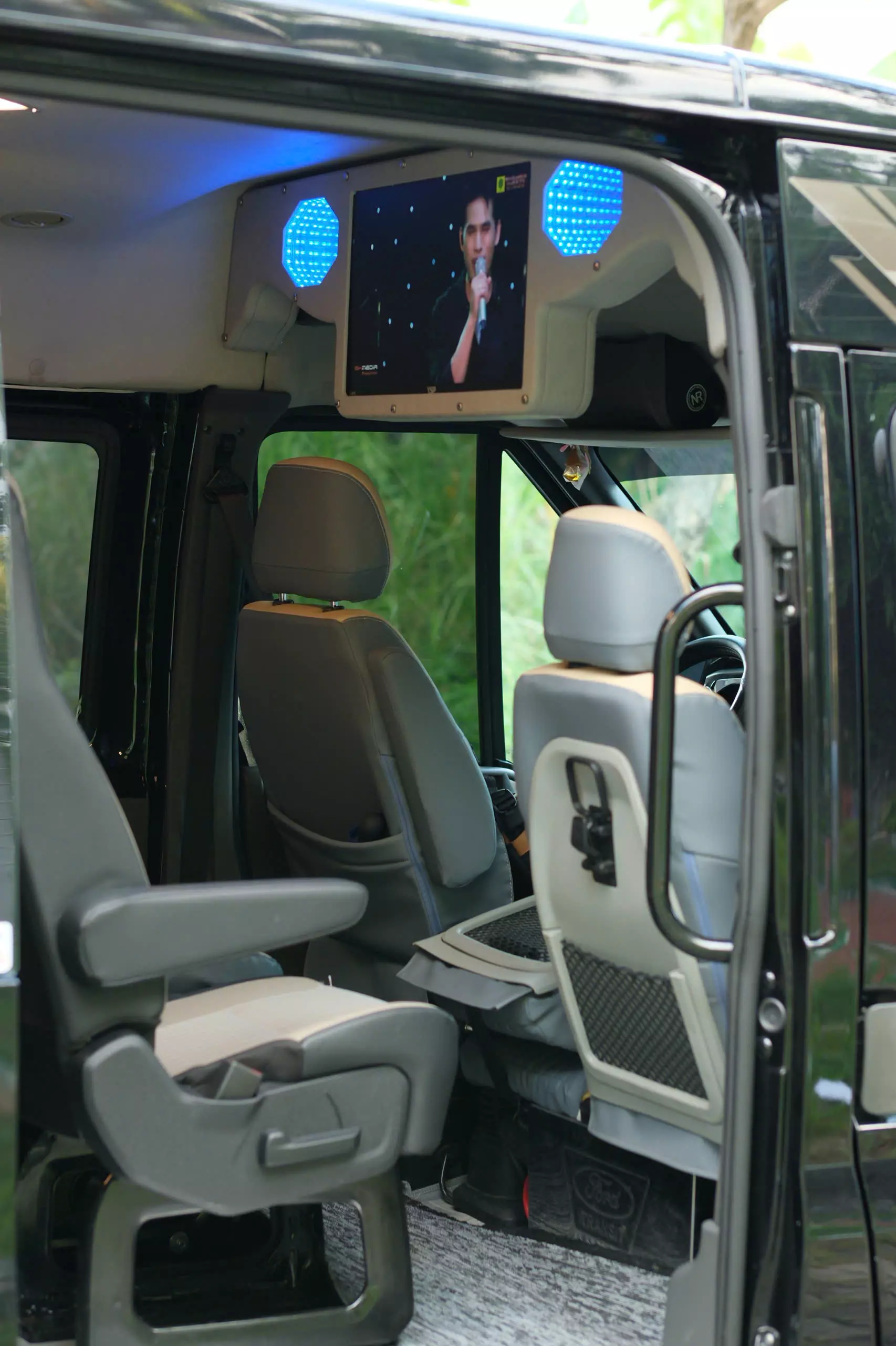 Bán Ford Transit 16 chổ đăng ký 1/2024 ( Không Gấp ) -0