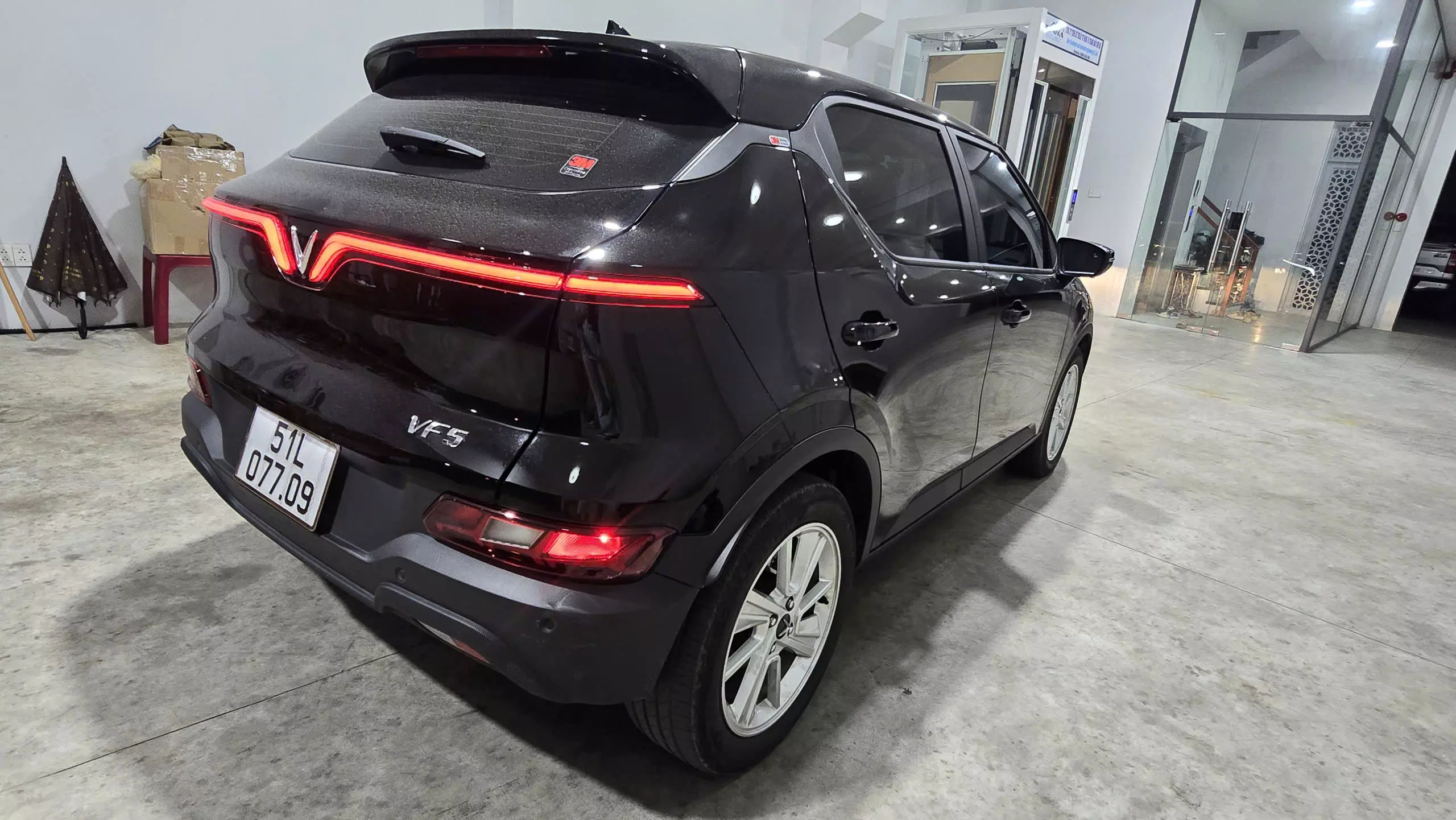 Vf 5 bản plus cao cấp màu đen bản mua pin-2