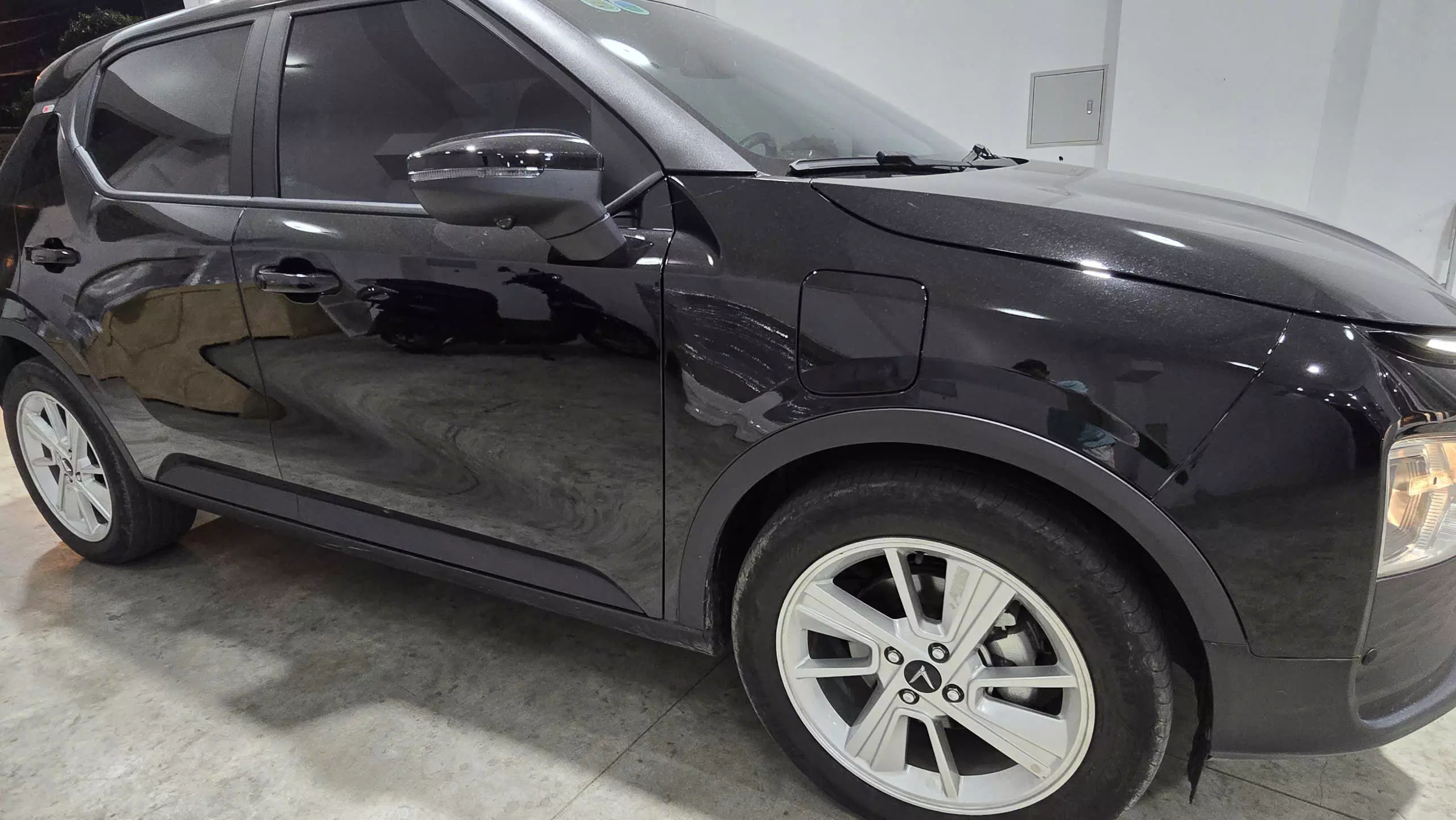 Vf 5 bản plus cao cấp màu đen bản mua pin-4