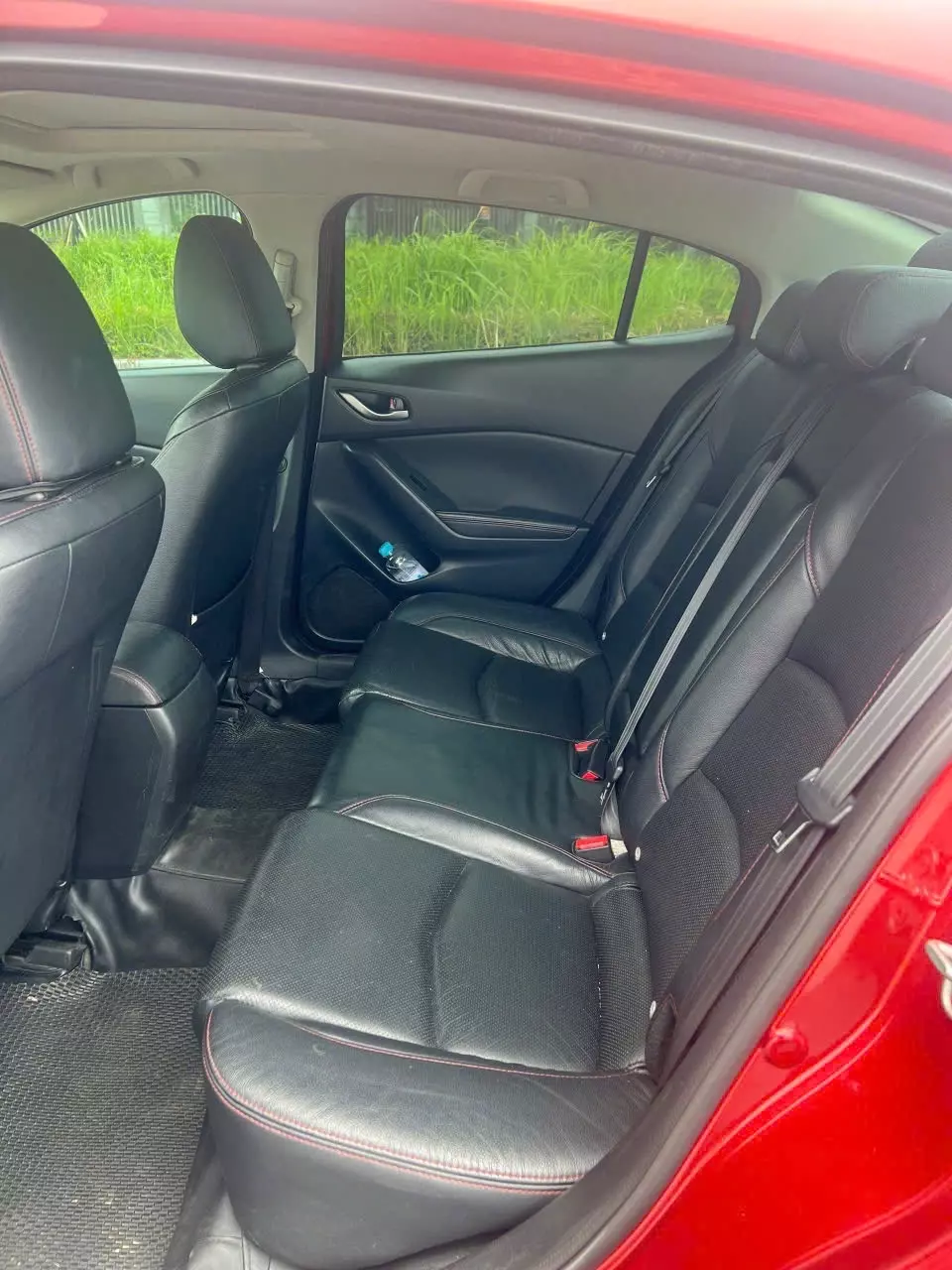 Gia đình cần bán xe Mazda 3 bản 1.5-1