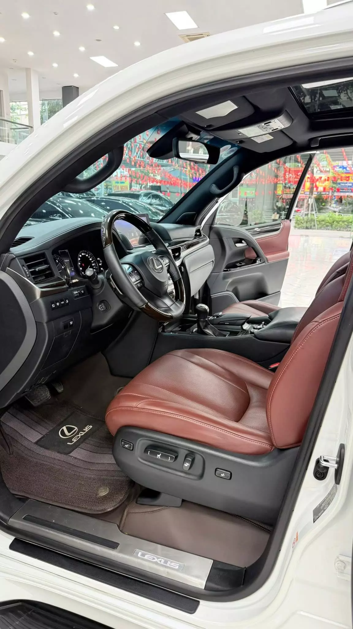 Bán Lexus LX570 Super Sport Trung Đông 2016. Xe cực mới.-5