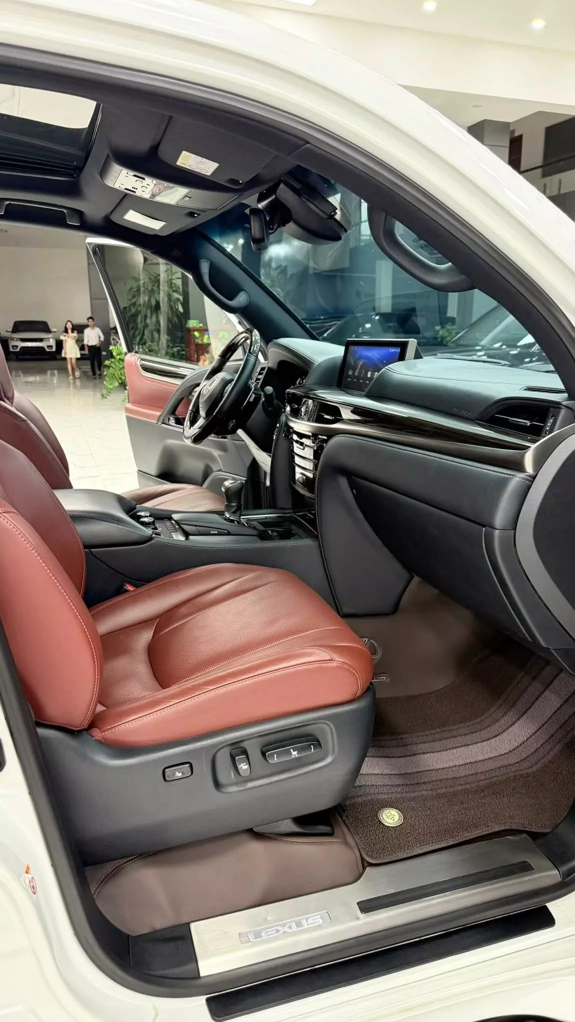 Bán Lexus LX570 Super Sport Trung Đông 2016. Xe cực mới.-9