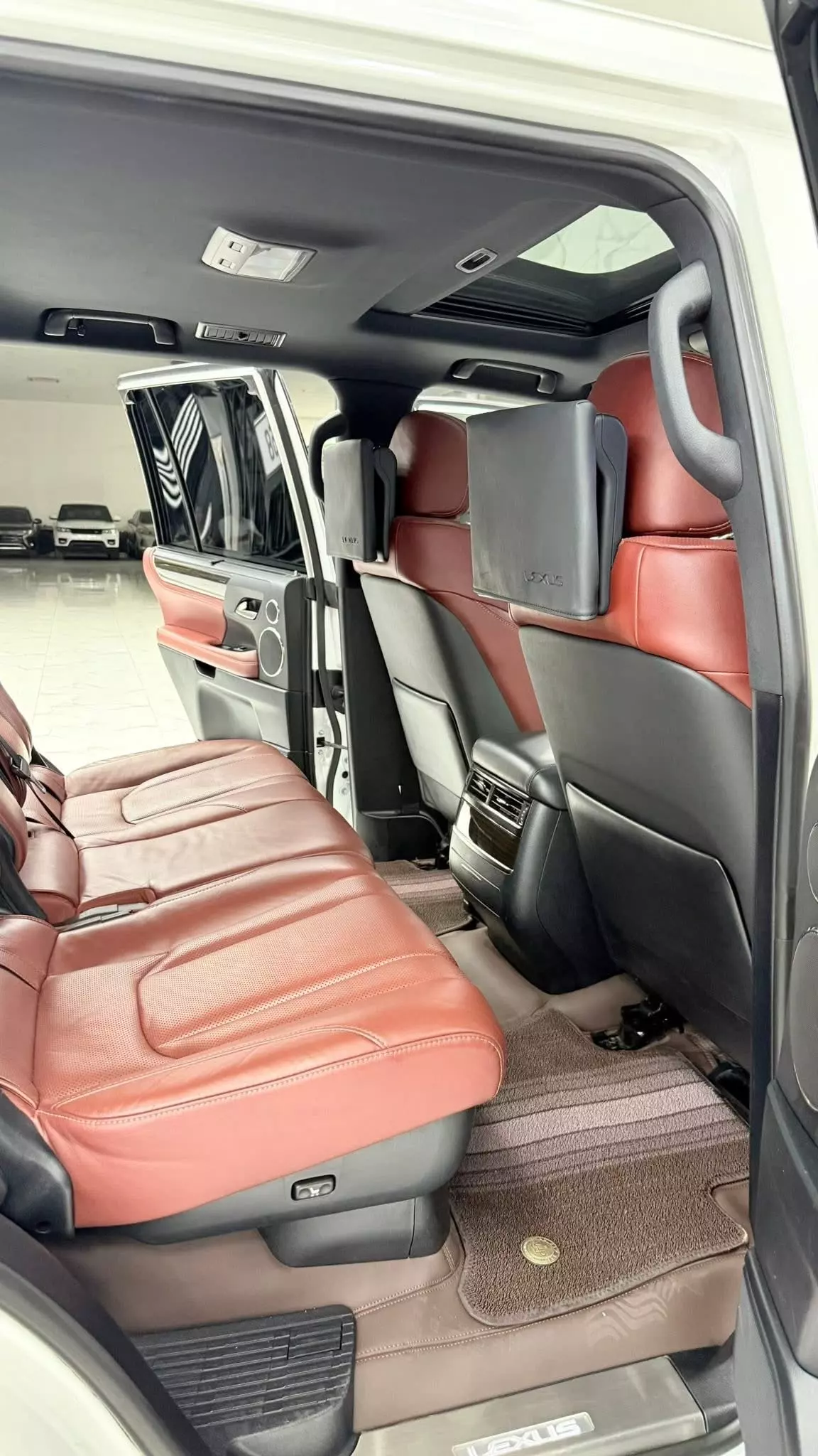 Bán Lexus LX570 Super Sport Trung Đông 2016. Xe cực mới.-10