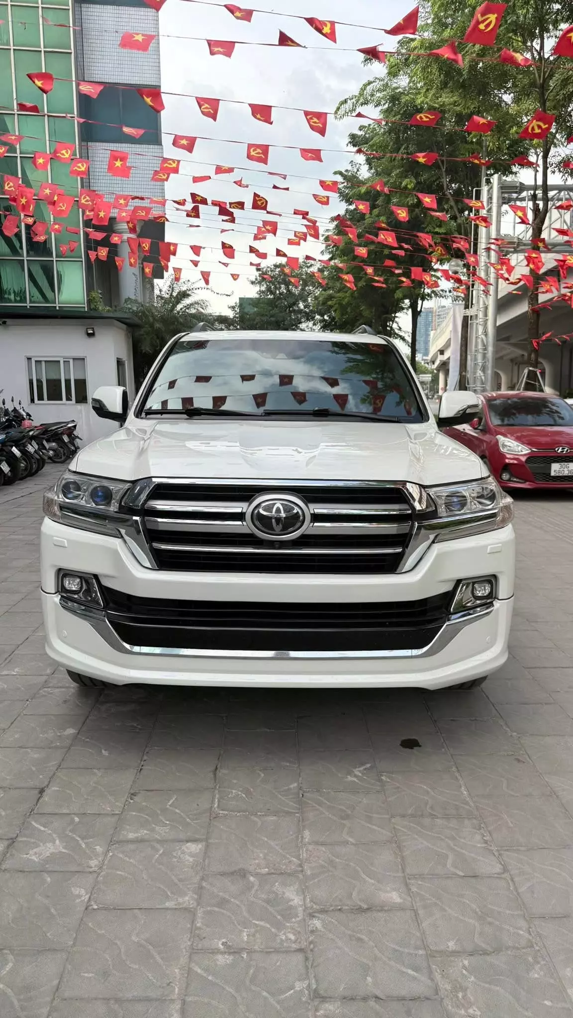  Toyota Land Cruiser 5.7 nhập Mỹ, sản xuất 2016. Xe siêu đẹp.-0