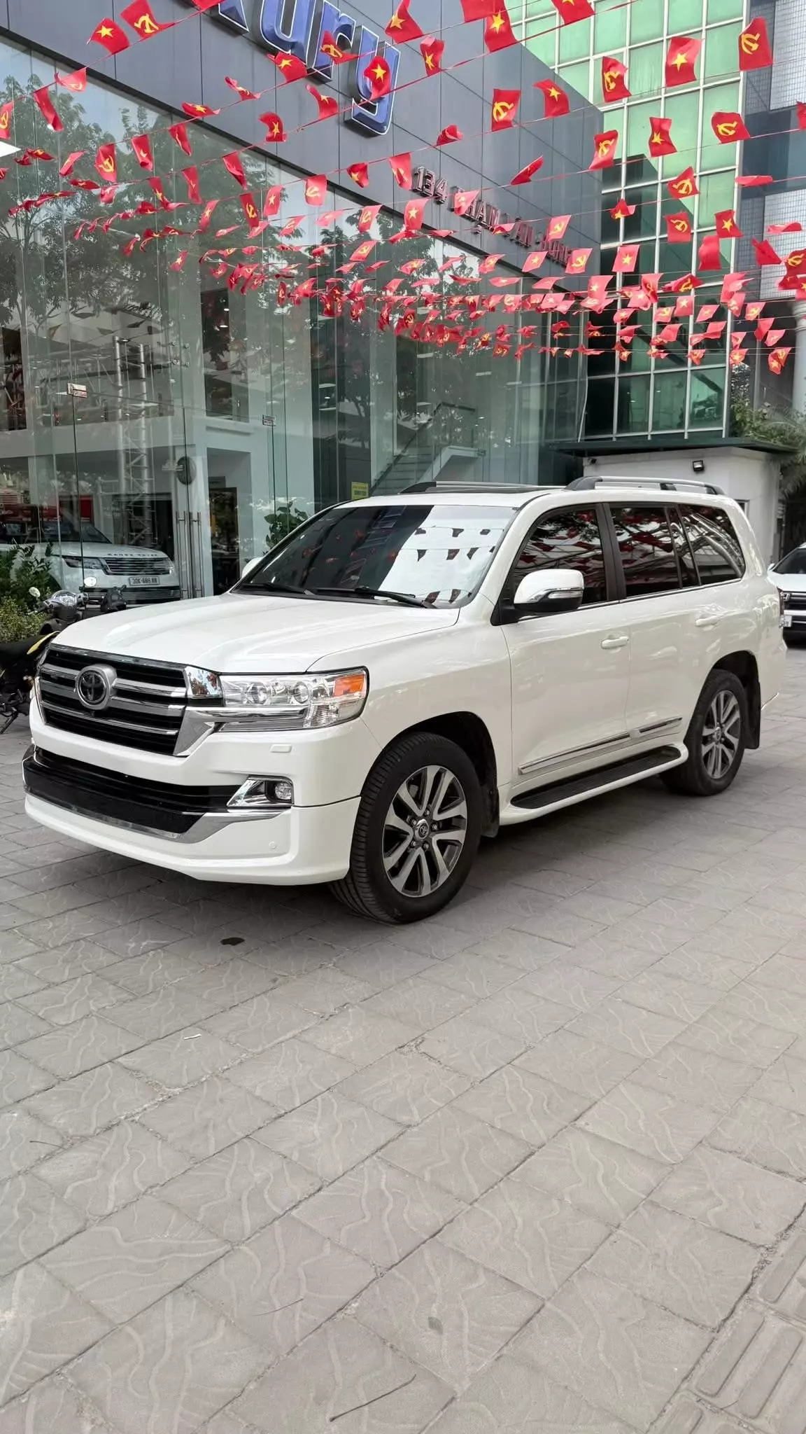  Toyota Land Cruiser 5.7 nhập Mỹ, sản xuất 2016. Xe siêu đẹp.-1