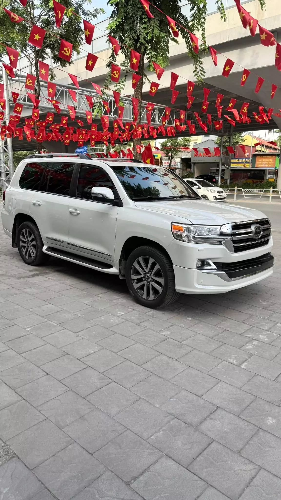  Toyota Land Cruiser 5.7 nhập Mỹ, sản xuất 2016. Xe siêu đẹp.-3