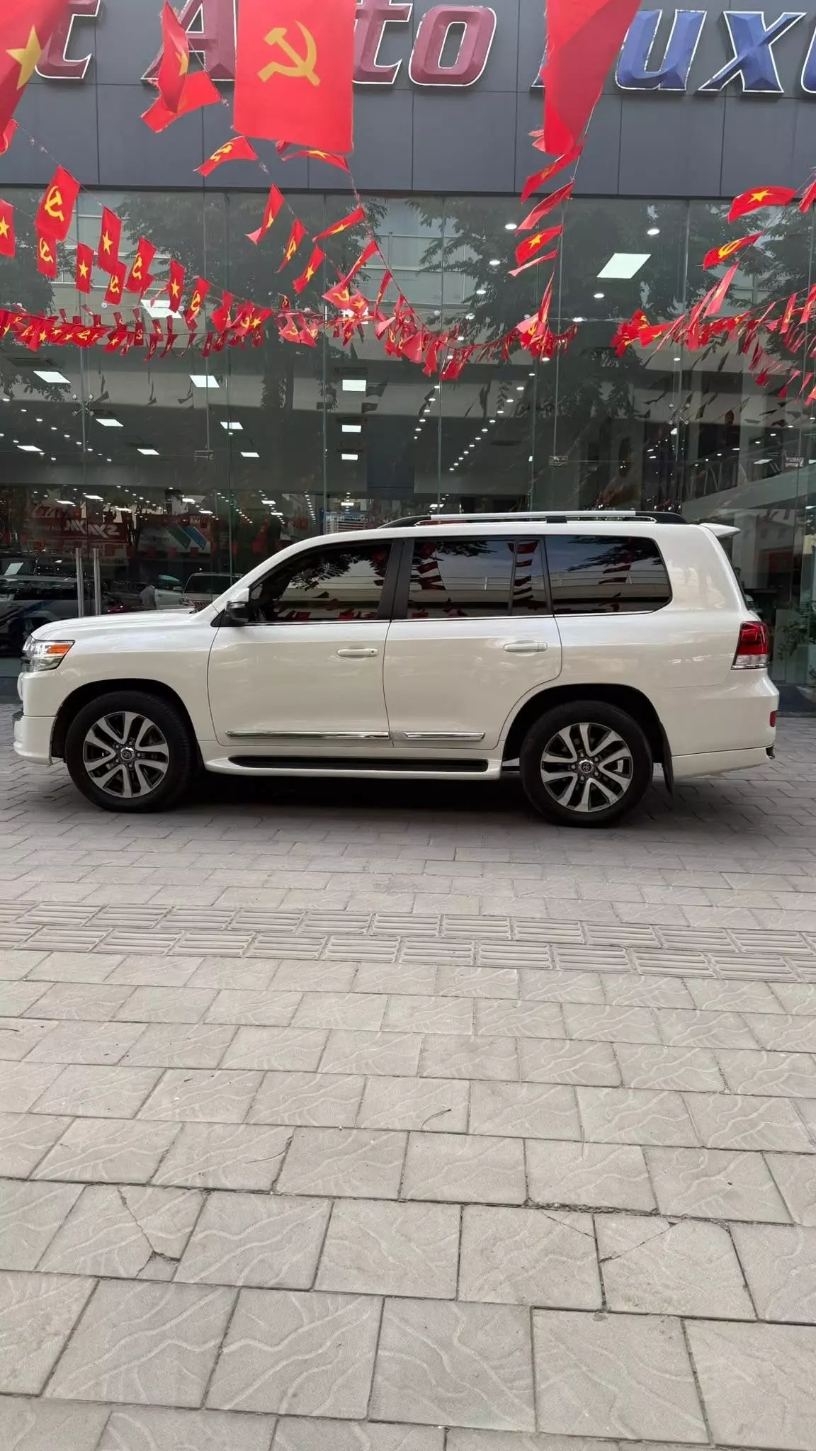  Toyota Land Cruiser 5.7 nhập Mỹ, sản xuất 2016. Xe siêu đẹp.-5