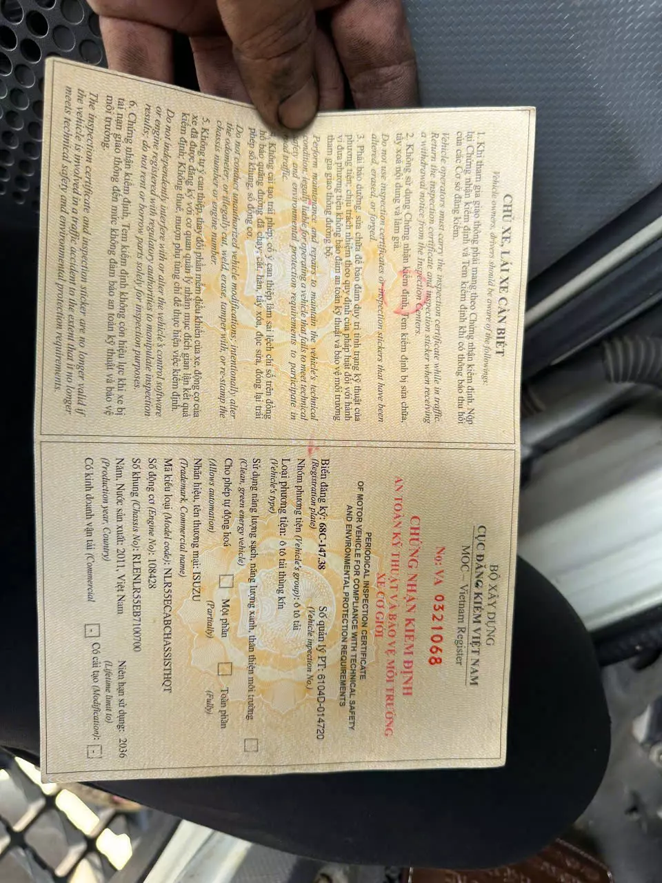 Cần bán isuzu 91ps đời 2011 tải 1tấn200 thùng kín sàn đẹp dài 3m1 -4