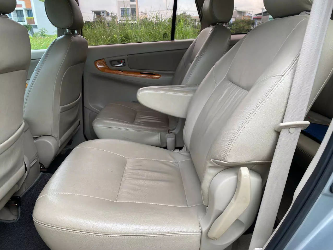 Cần bán Toyota Innova G đặc biệt 2.0 MT – đời 2011-0