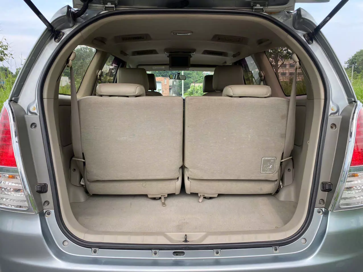 Cần bán Toyota Innova G đặc biệt 2.0 MT – đời 2011-4