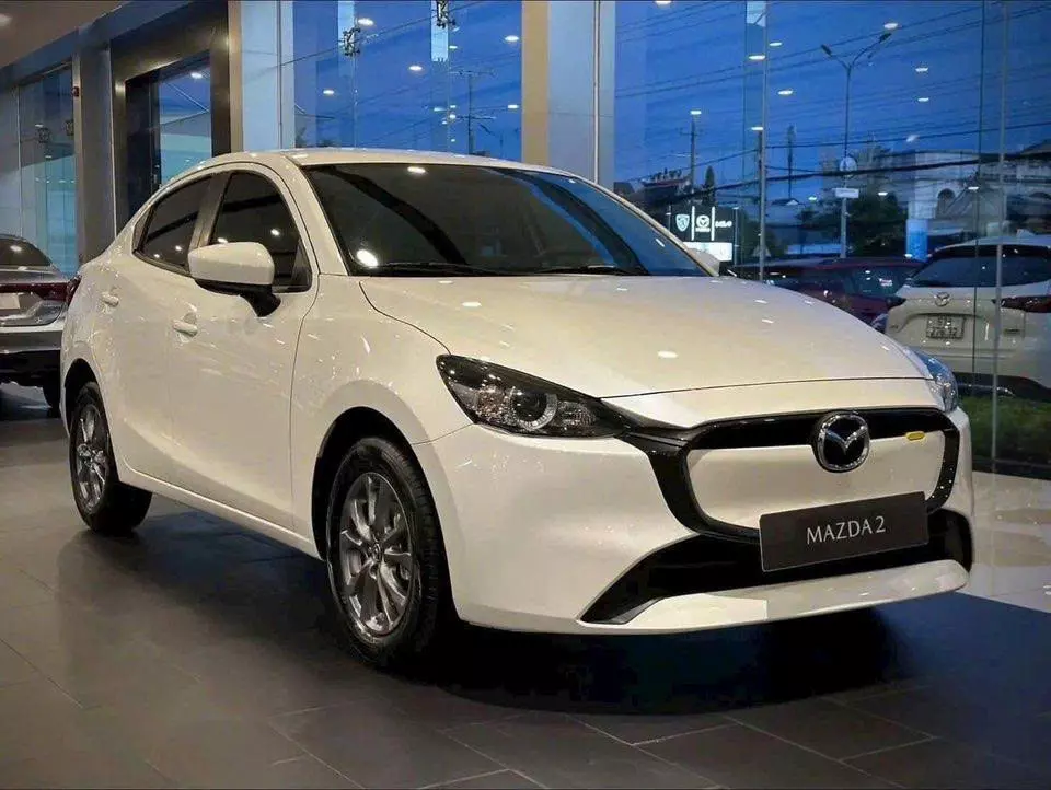 Siêu Ưu Đãi Tháng Này – Mazda2 Sedan nhập Thái-1