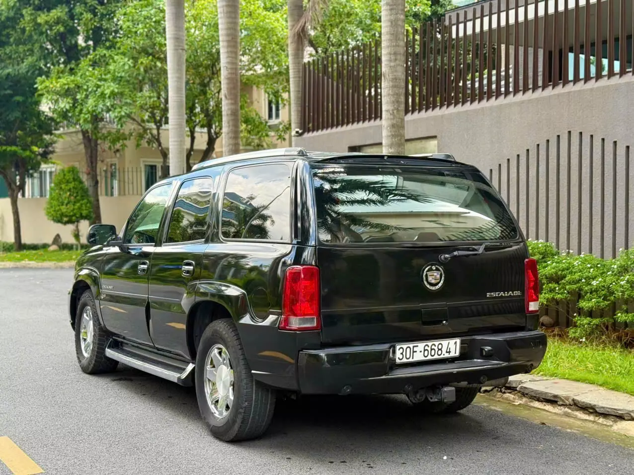 Chính chủ bán xe Cadilac escalade sx2003-0