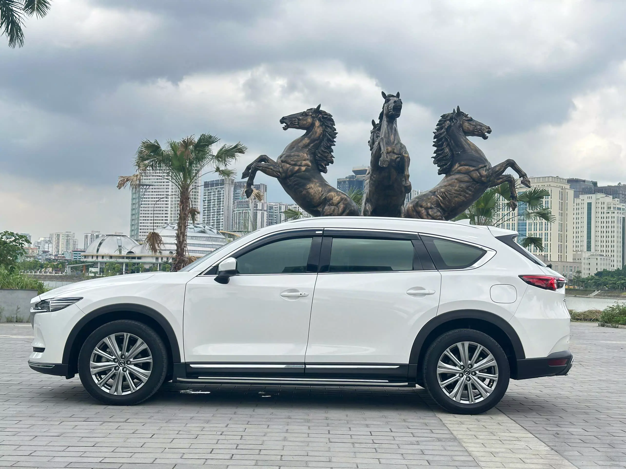 Mazda CX8 2023 Premium màu trắng.-4