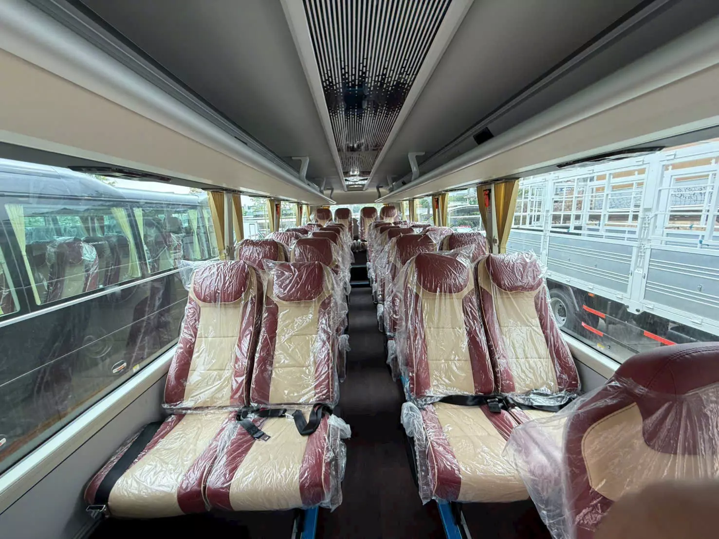 TB81S 29 chỗ, máy Weichai 170ps, bản full option-1