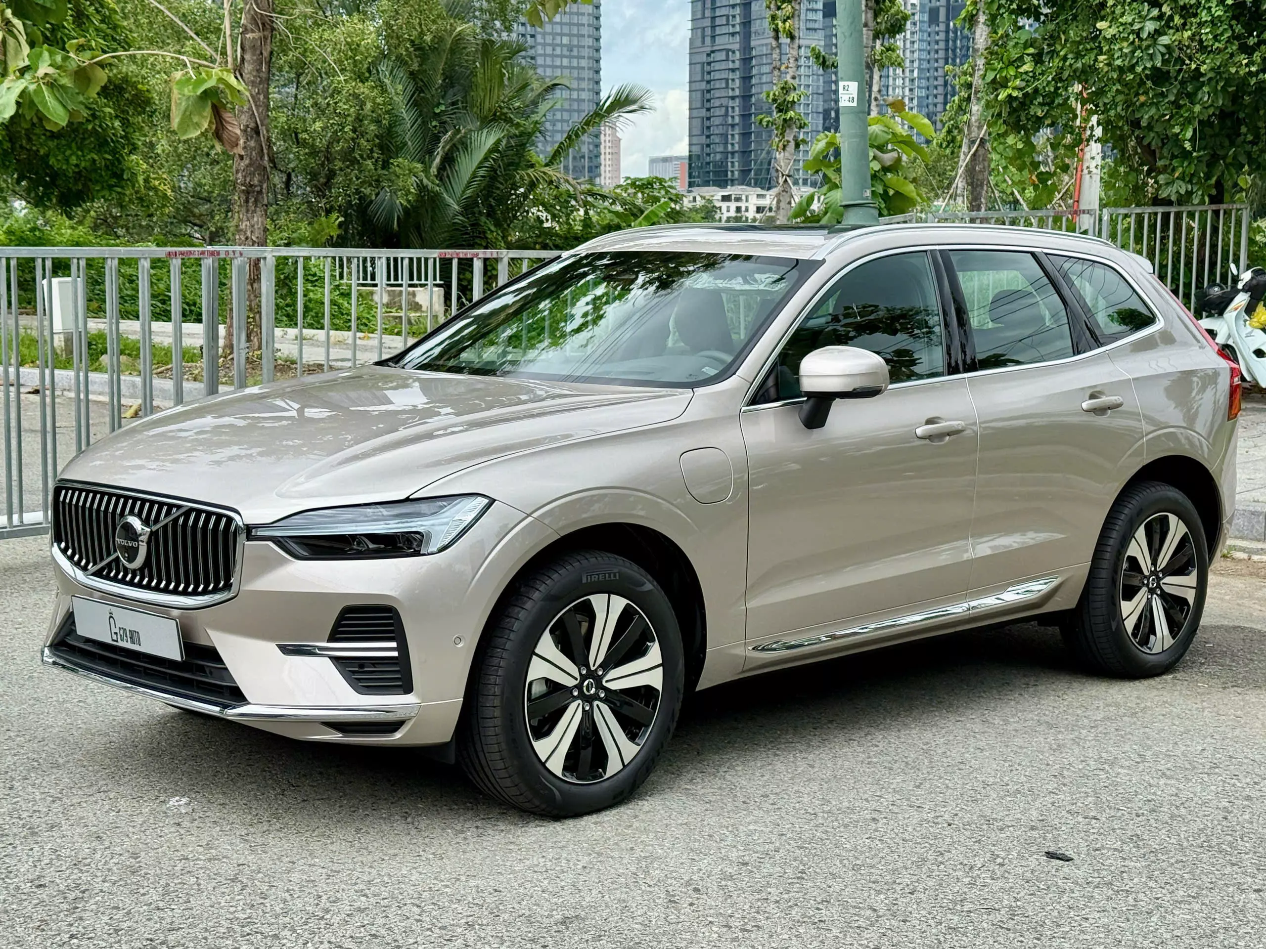 SIÊU LƯỚT 50KM - ĐKLĐ T04/2025  VOLVO XC60 T8 Plug-in Hybrid -2