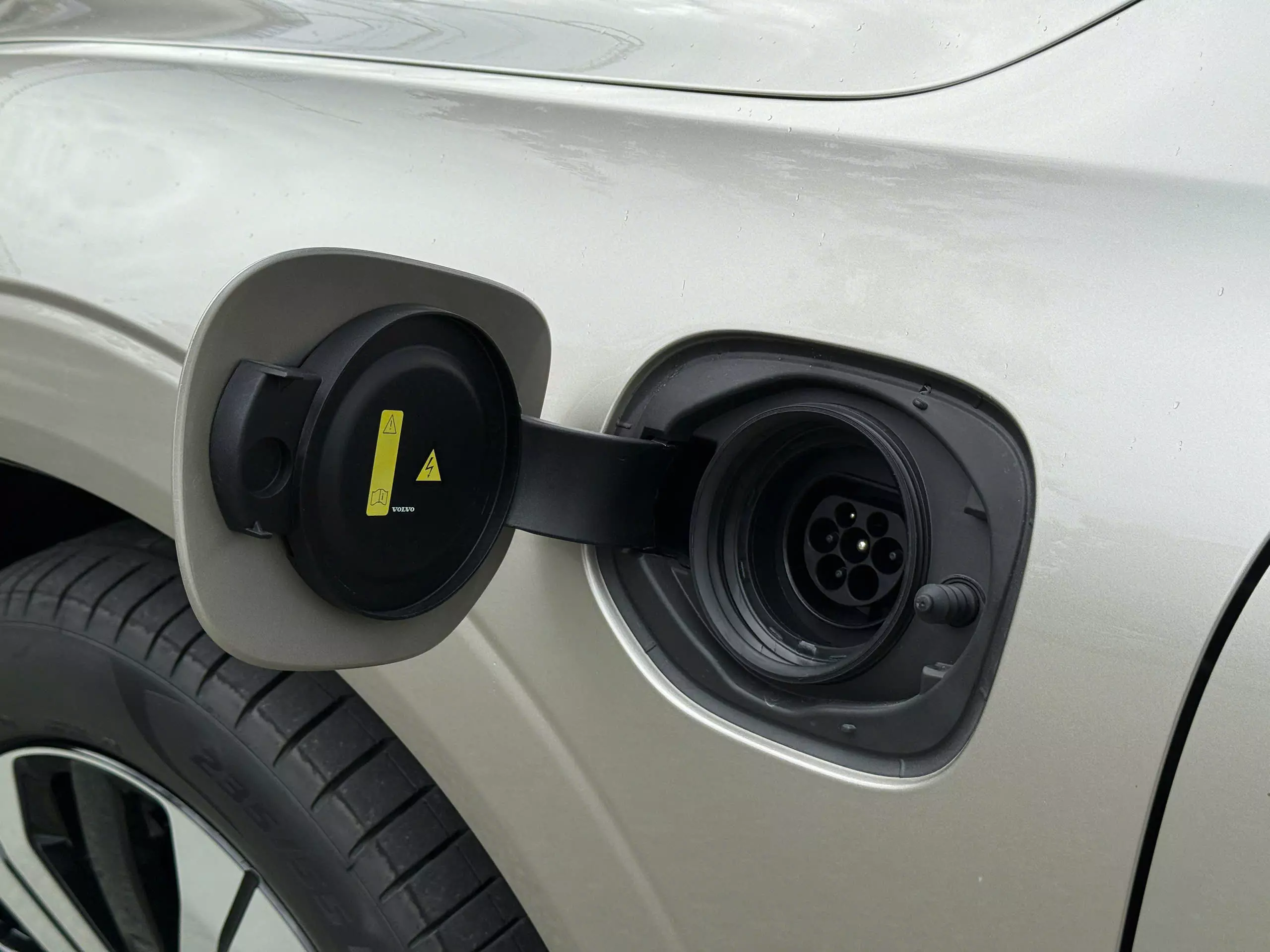 SIÊU LƯỚT 50KM - ĐKLĐ T04/2025  VOLVO XC60 T8 Plug-in Hybrid -7