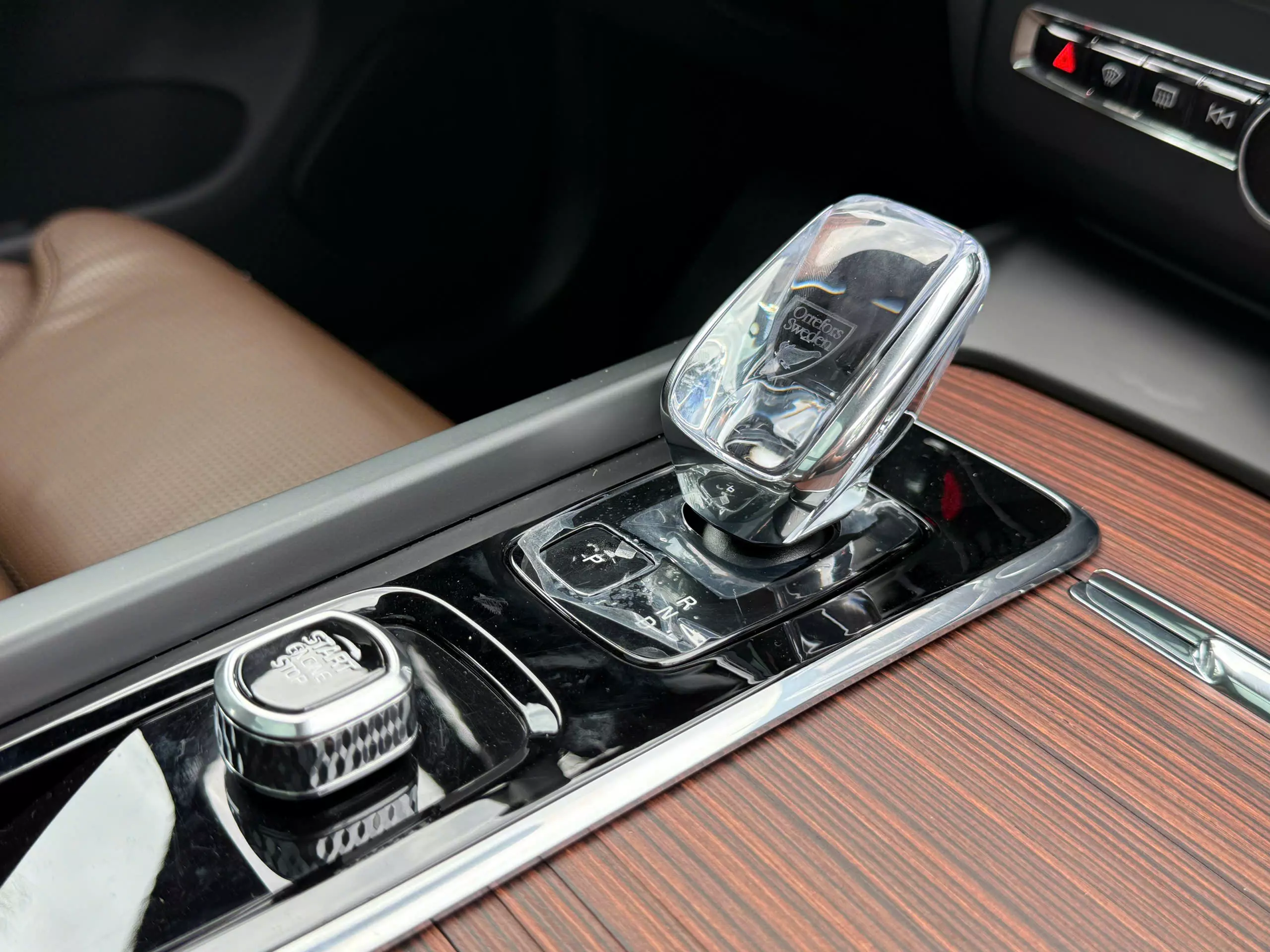 SIÊU LƯỚT 50KM - ĐKLĐ T04/2025  VOLVO XC60 T8 Plug-in Hybrid -6