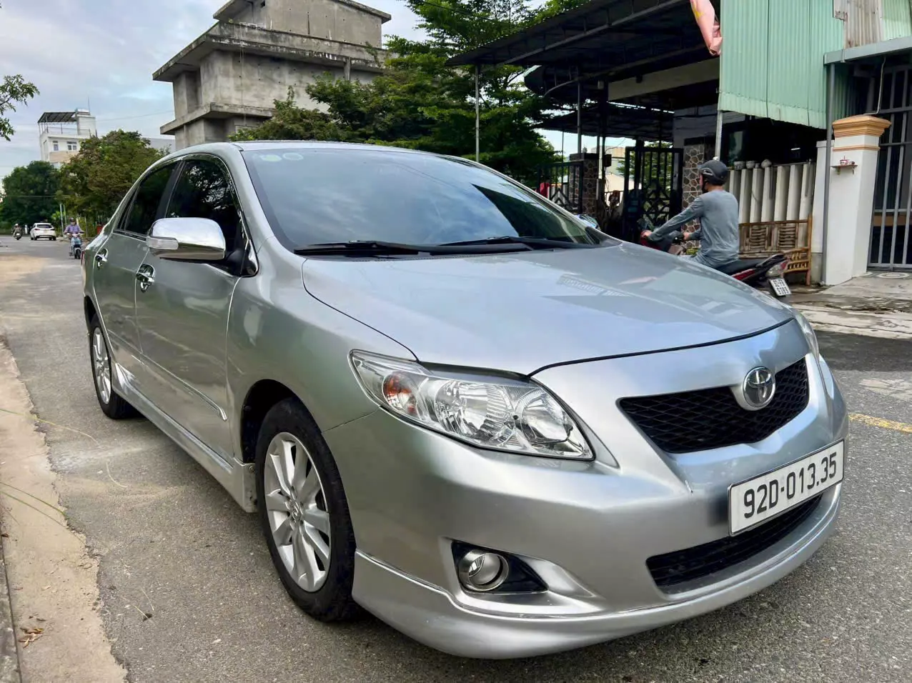 Bán nhanh Toyota Altis bản 2.0V - sx 2010-0