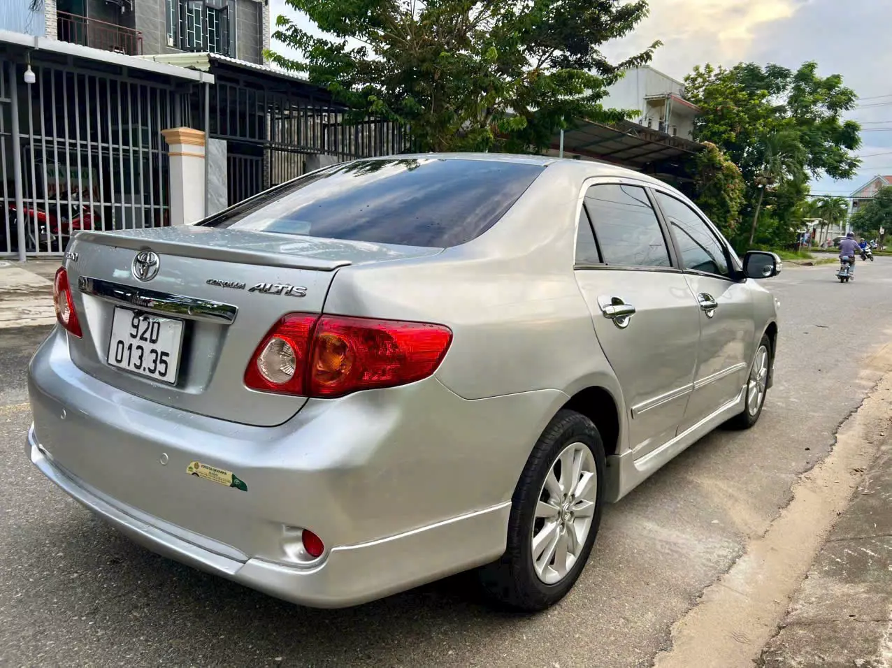 Bán nhanh Toyota Altis bản 2.0V - sx 2010-3