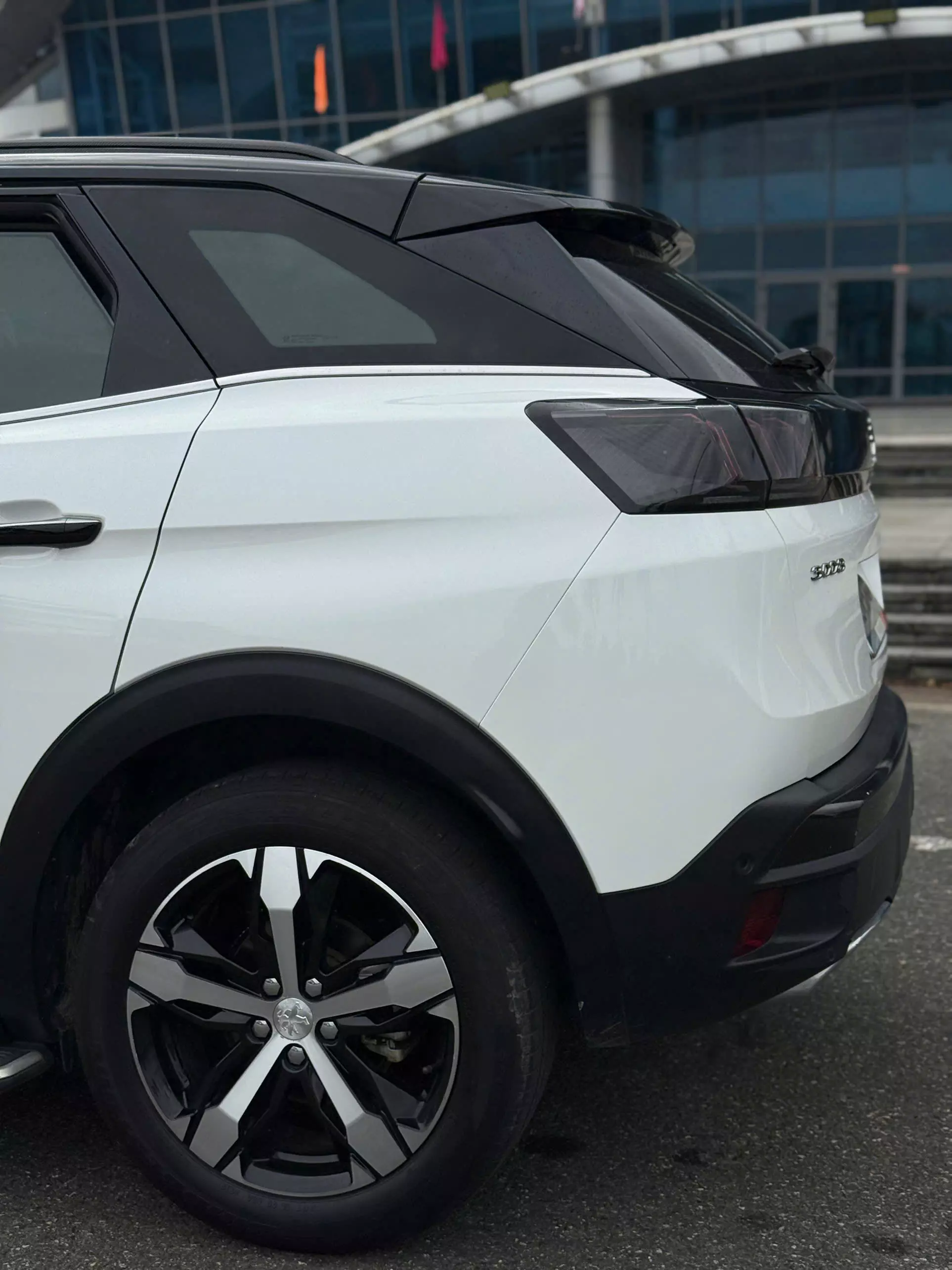 Chính chủ bán xe PEUGEOT 3008 sản xuất năm 2021 -0