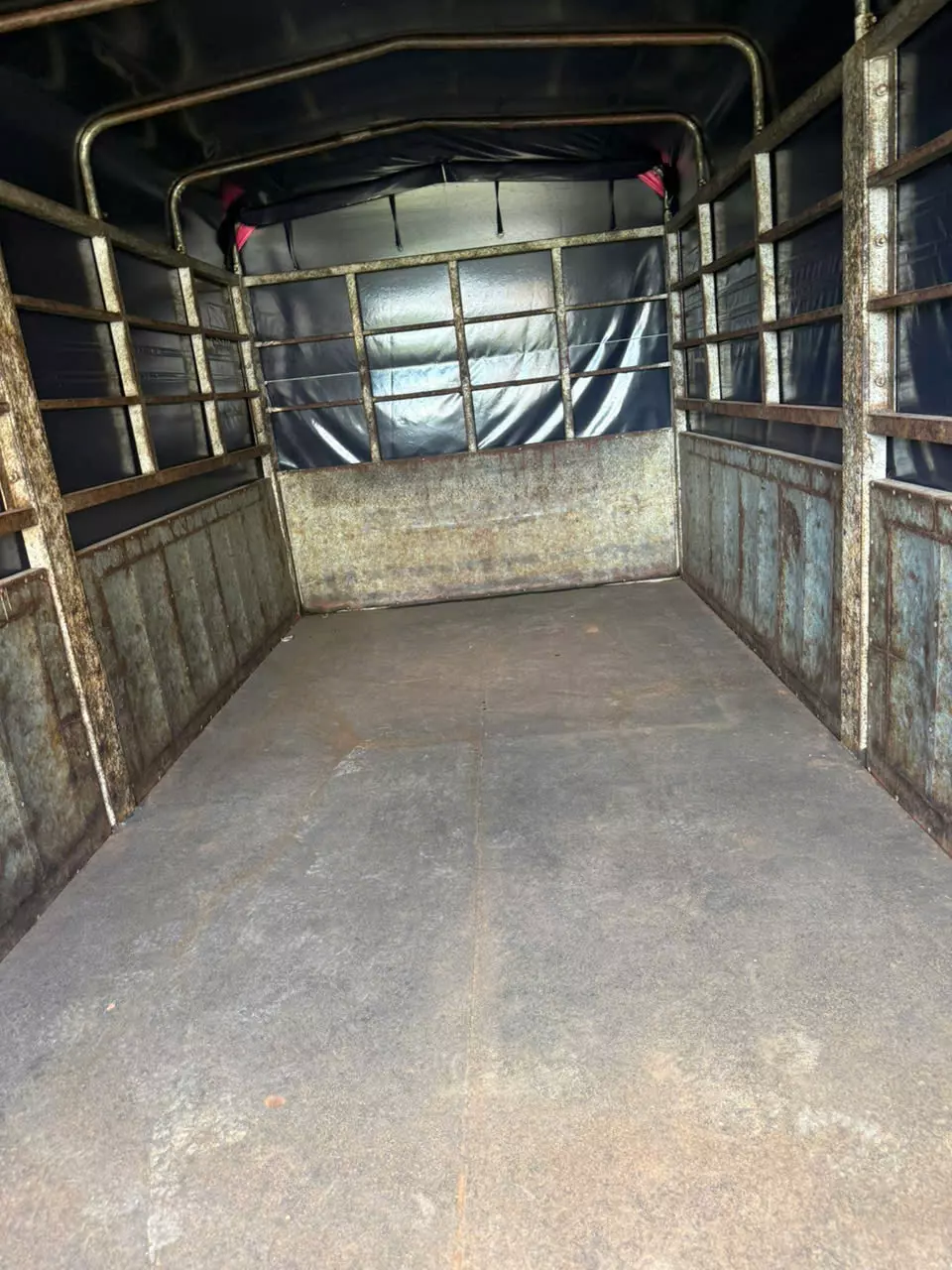 CHÍNH CHỦ CẦN BÁN XE IZ49 ĐỜI 2019 THÙNG DÀI 4,2m -2