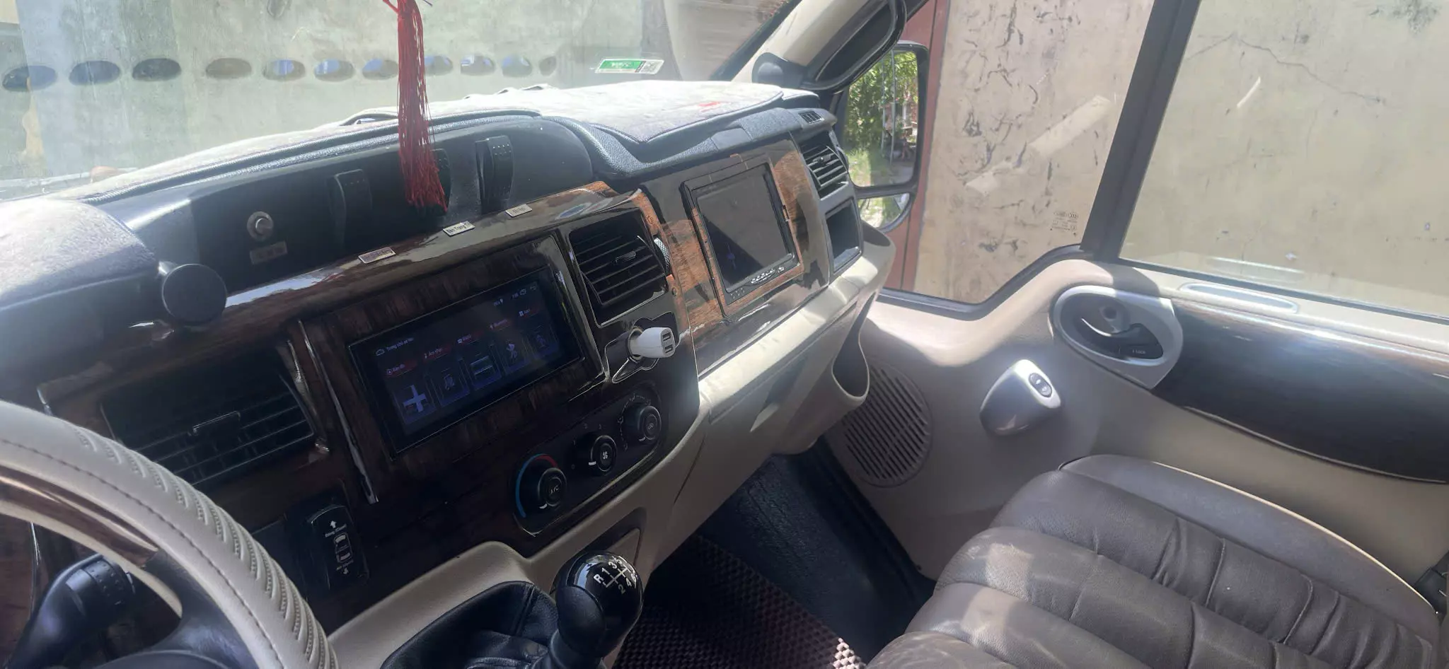 Bán Ford Transit 10 chỗ - Đời 2021-4