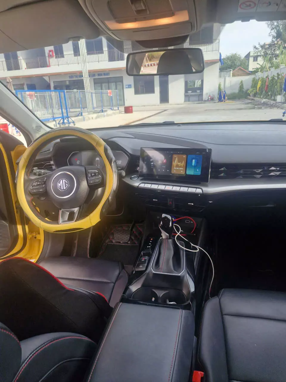 CẦN BÁN XE MG MG5 2022 LUXURY – MÀU VÀNG NỔI BẬT, CHÍNH CHỦ-2