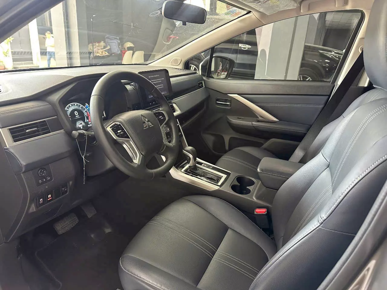 Mitsubishi Xpander Cross, phiên bản 1.5 AT-6