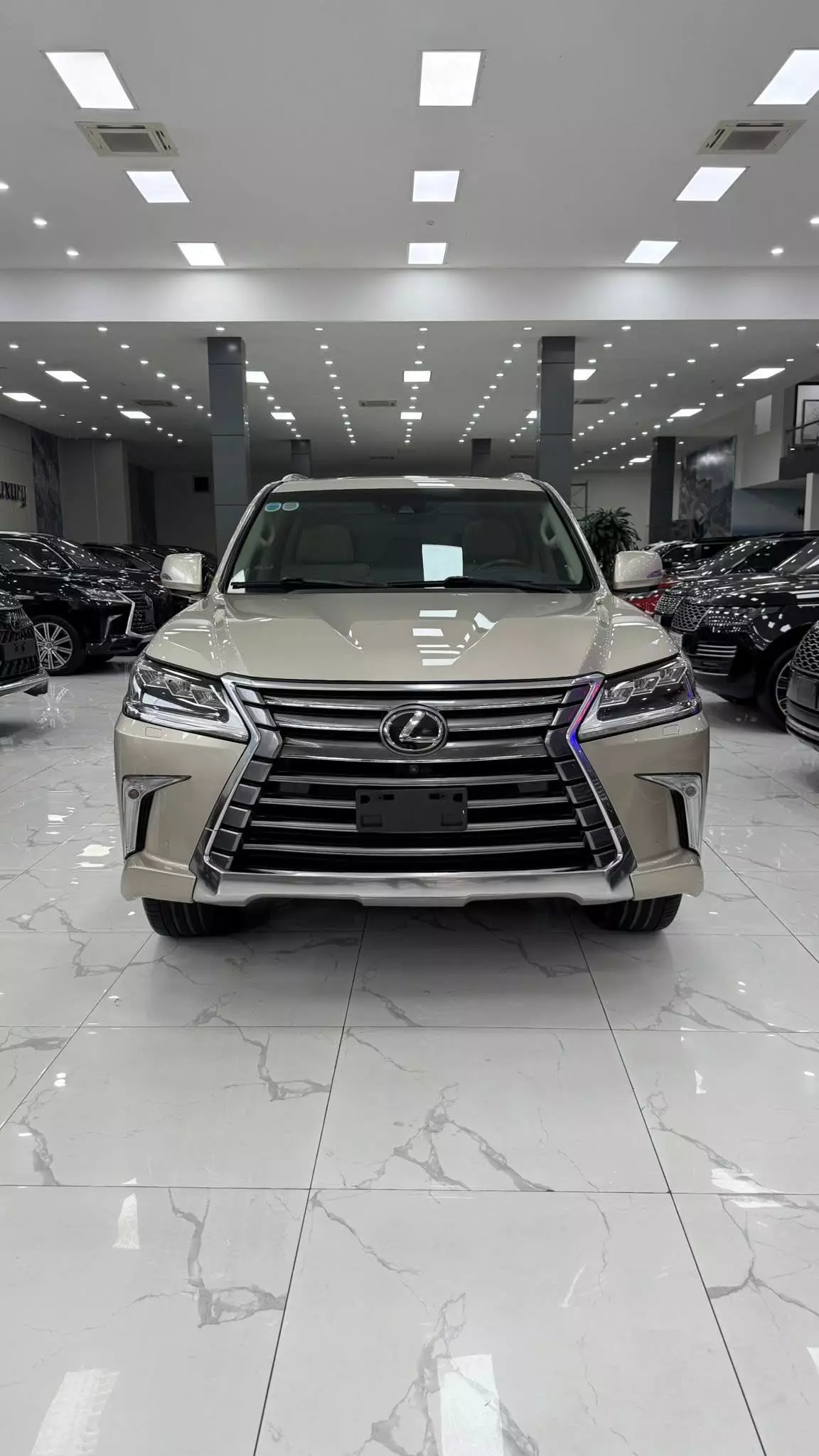 Bán Lexus LX570 nhập mỹ, sản xuất 2019 chạy ít cực mới.-0