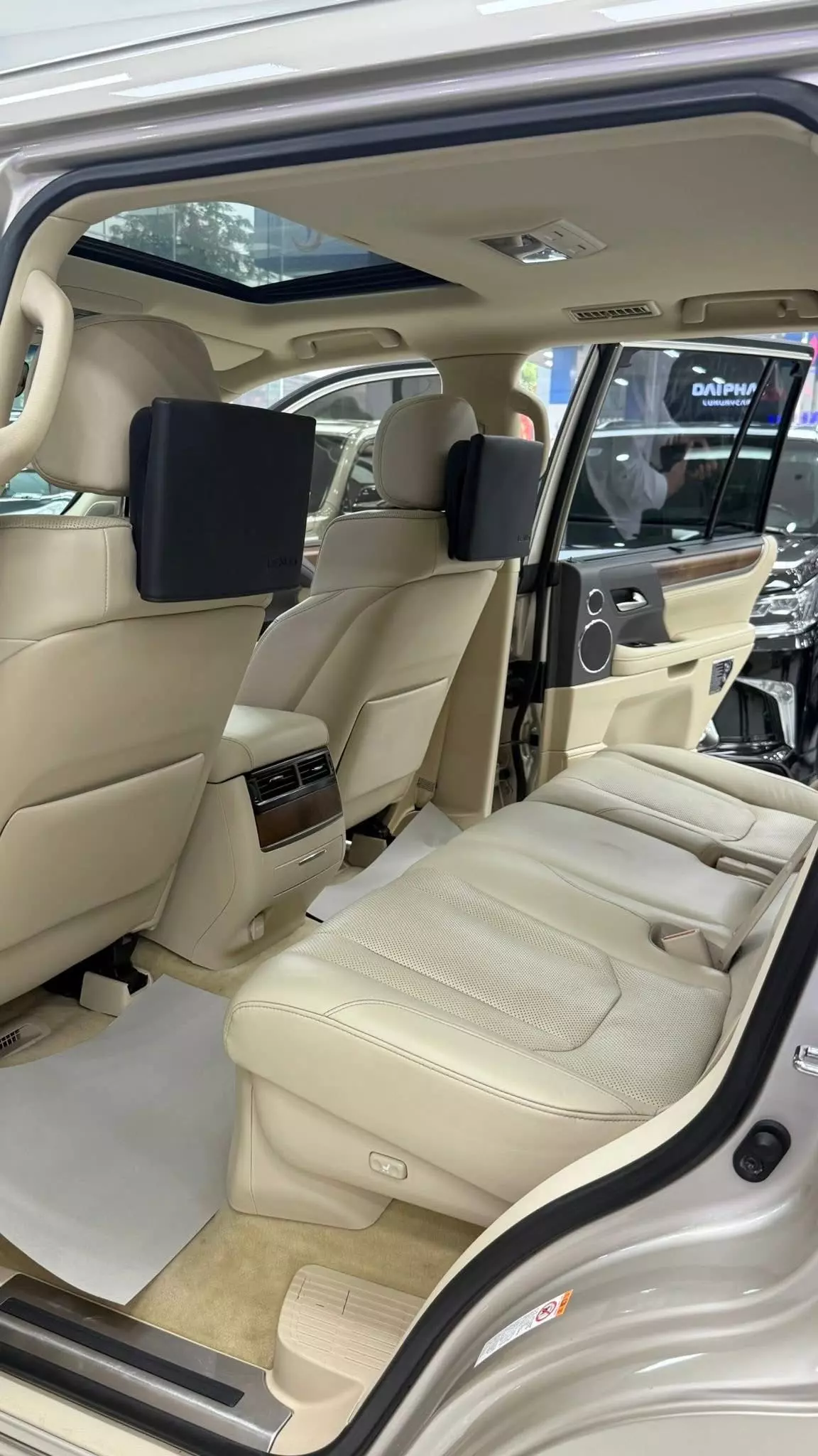 Bán Lexus LX570 nhập mỹ, sản xuất 2019 chạy ít cực mới.-6