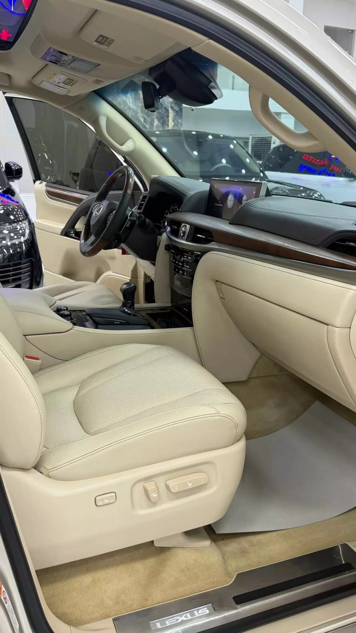 Bán Lexus LX570 nhập mỹ, sản xuất 2019 chạy ít cực mới.-8