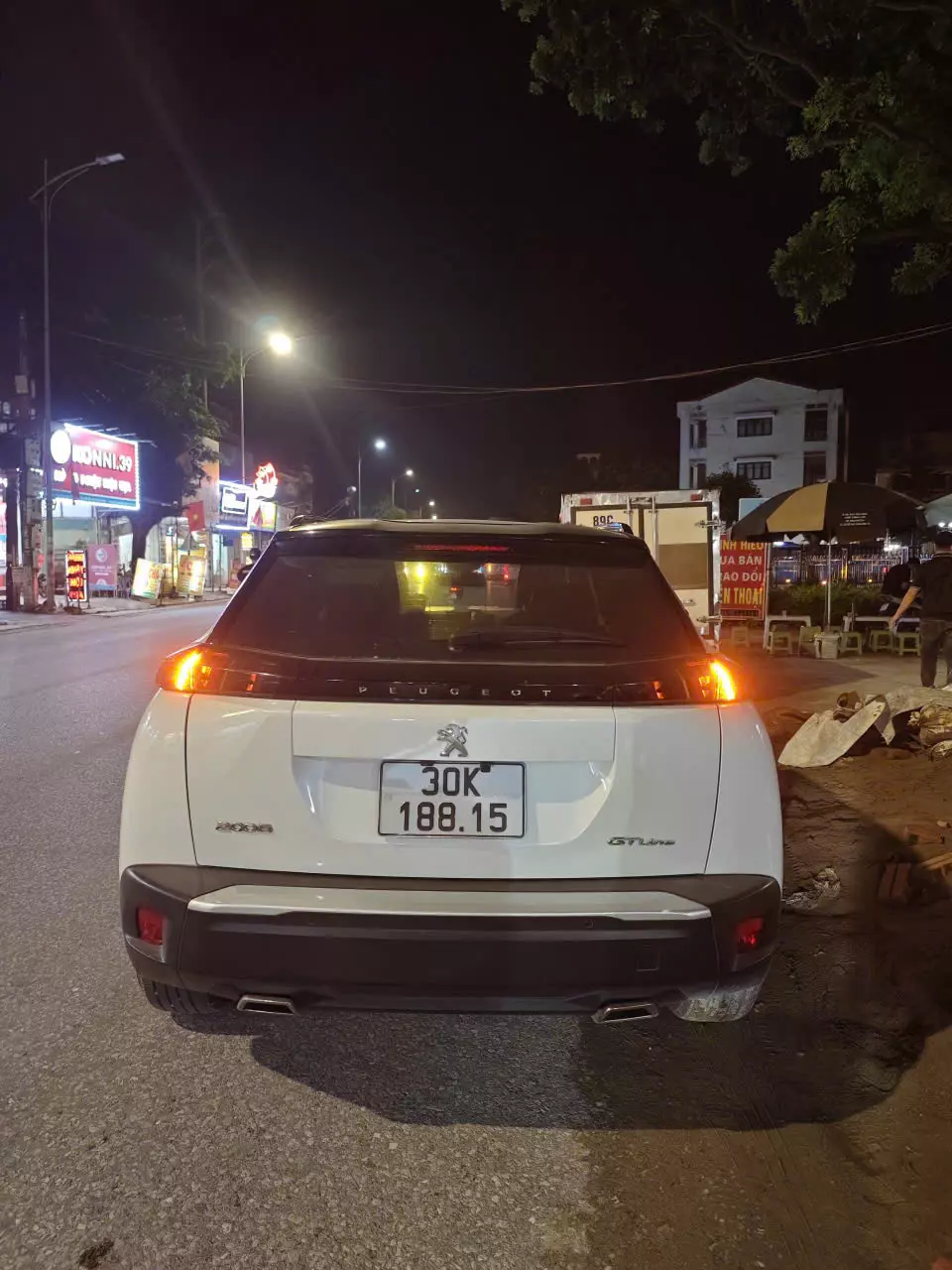 Bán Peugeot 2008 GT line , xe mầu trắng nguyên bản mới 90% , odo 4 vạn chuẩn  + Đã độ loa và đèn led -0