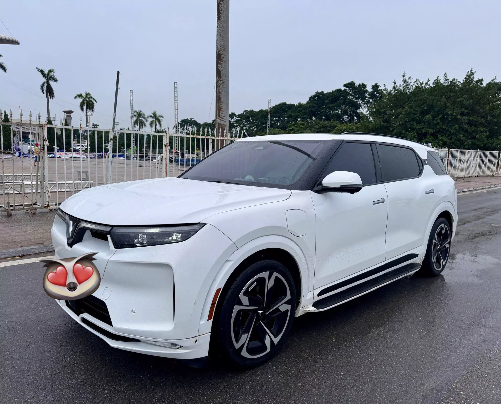 VF9 plus màu trắng sx 2023 Odo 5v km.-2