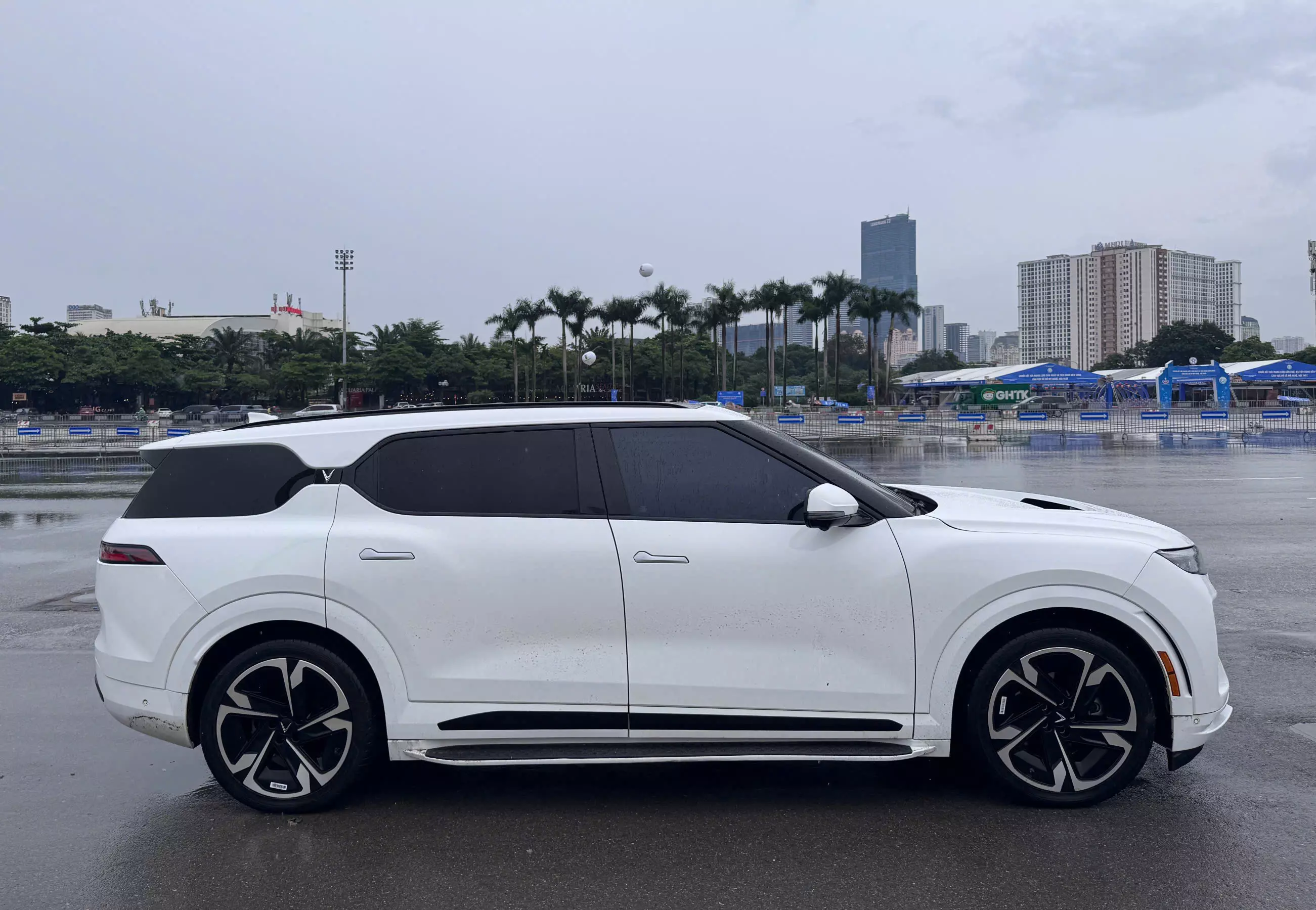 VF9 plus màu trắng sx 2023 Odo 5v km.-1