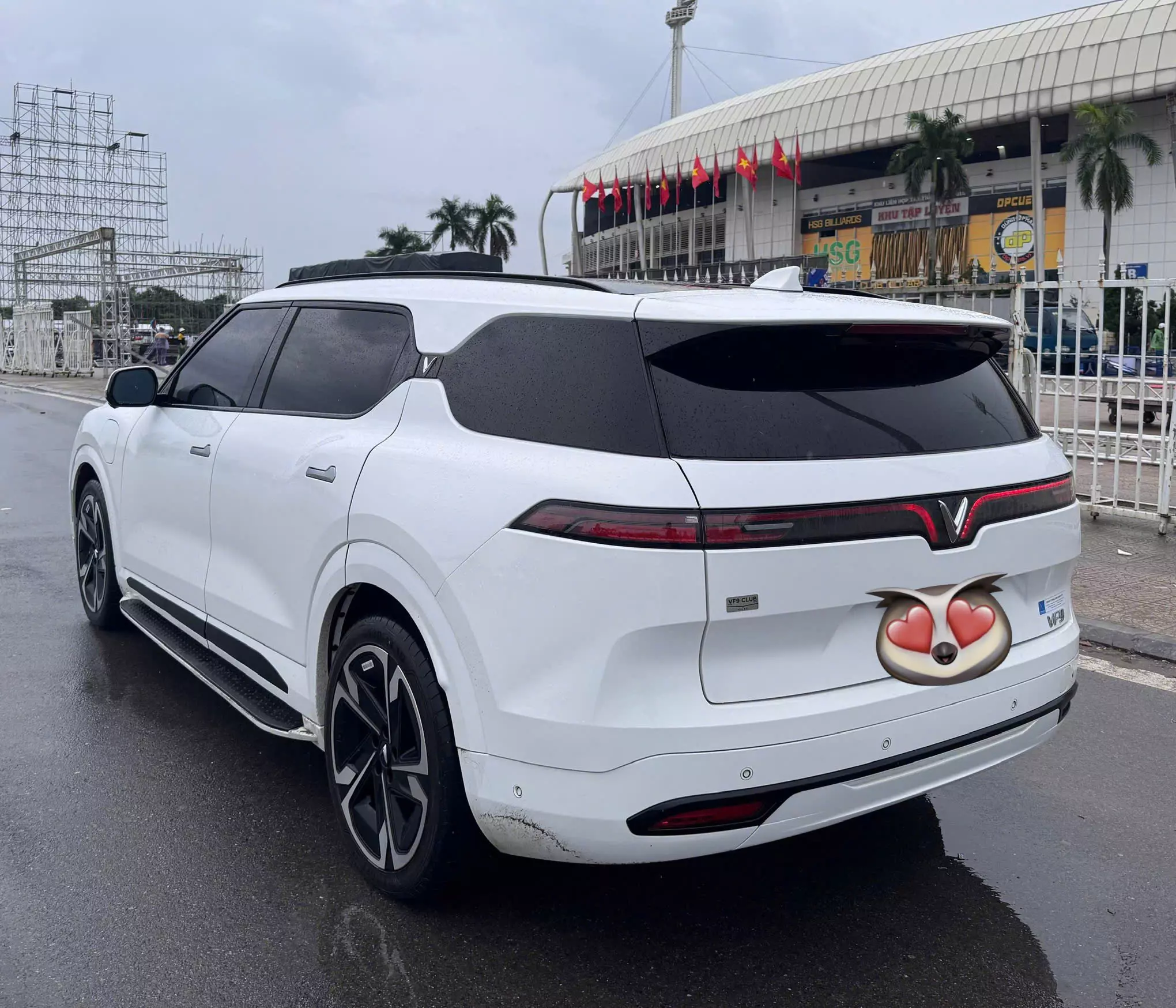 VF9 plus màu trắng sx 2023 Odo 5v km.-3