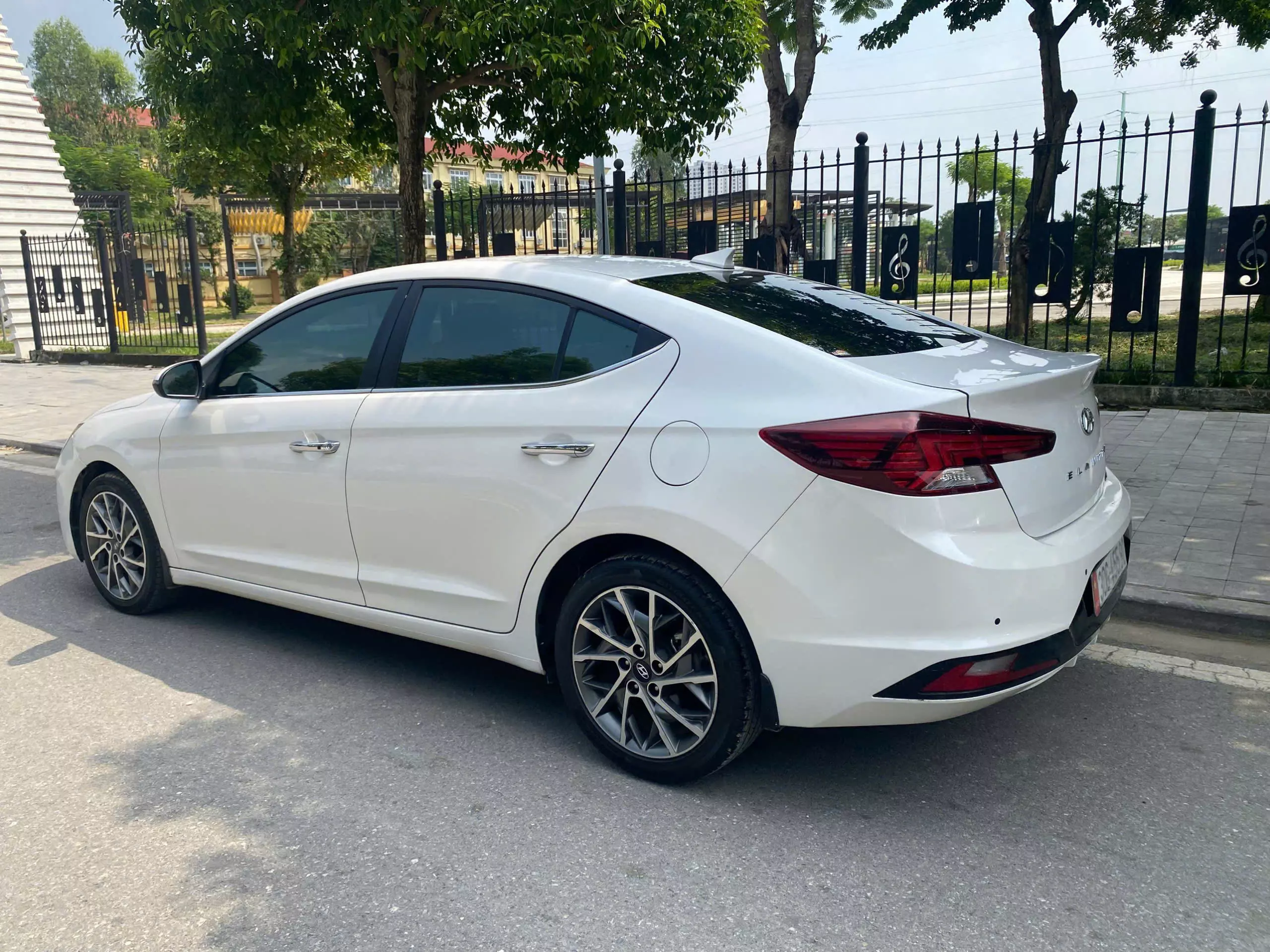 Chính chủ bán xe Elantra sx 2020 AT bản Sport-4