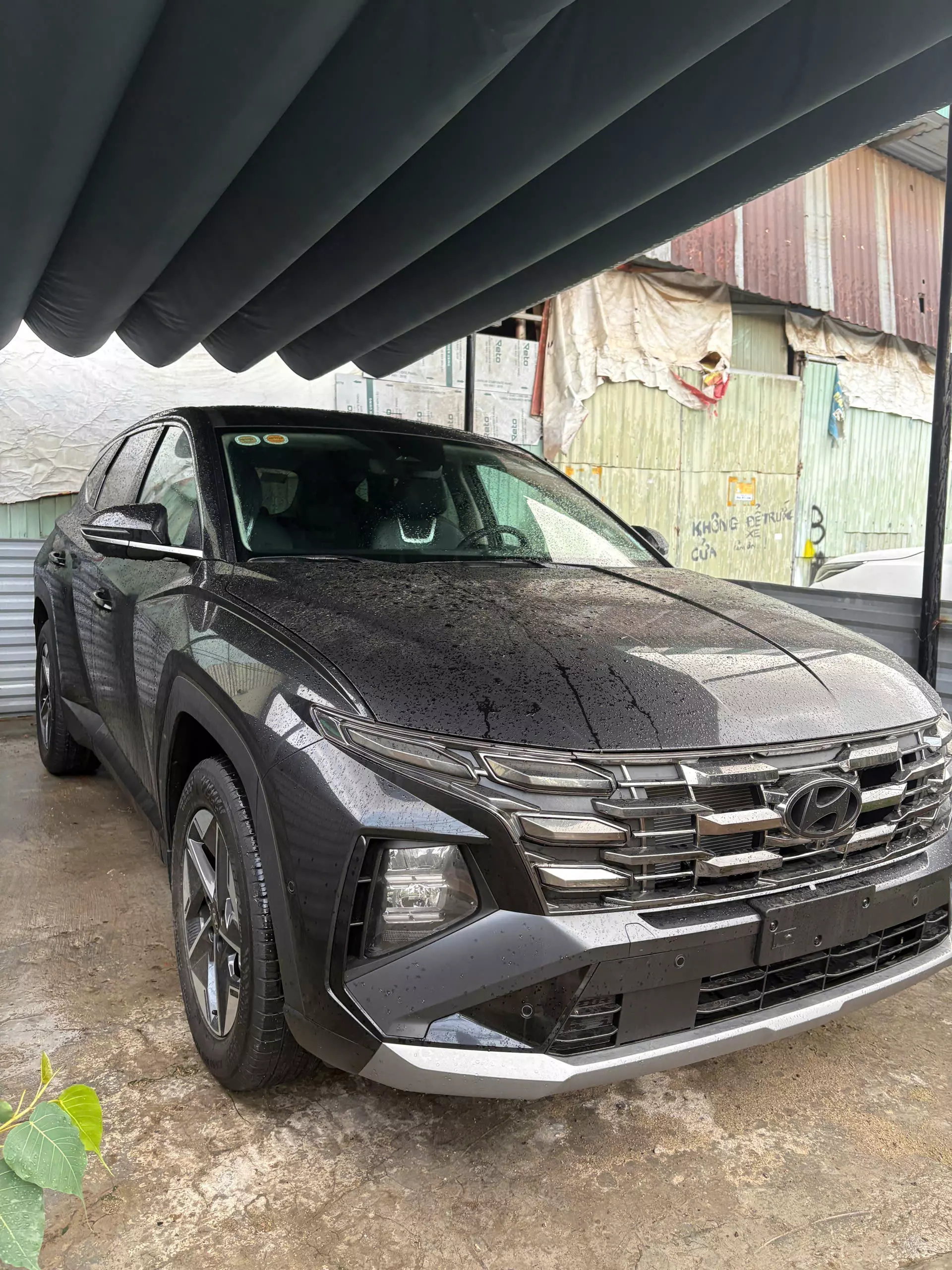 BÁN HYUNDAI TUCSON 2.0 XĂNG ĐẶC BIỆT – MÀU ĐEN – 2025-1