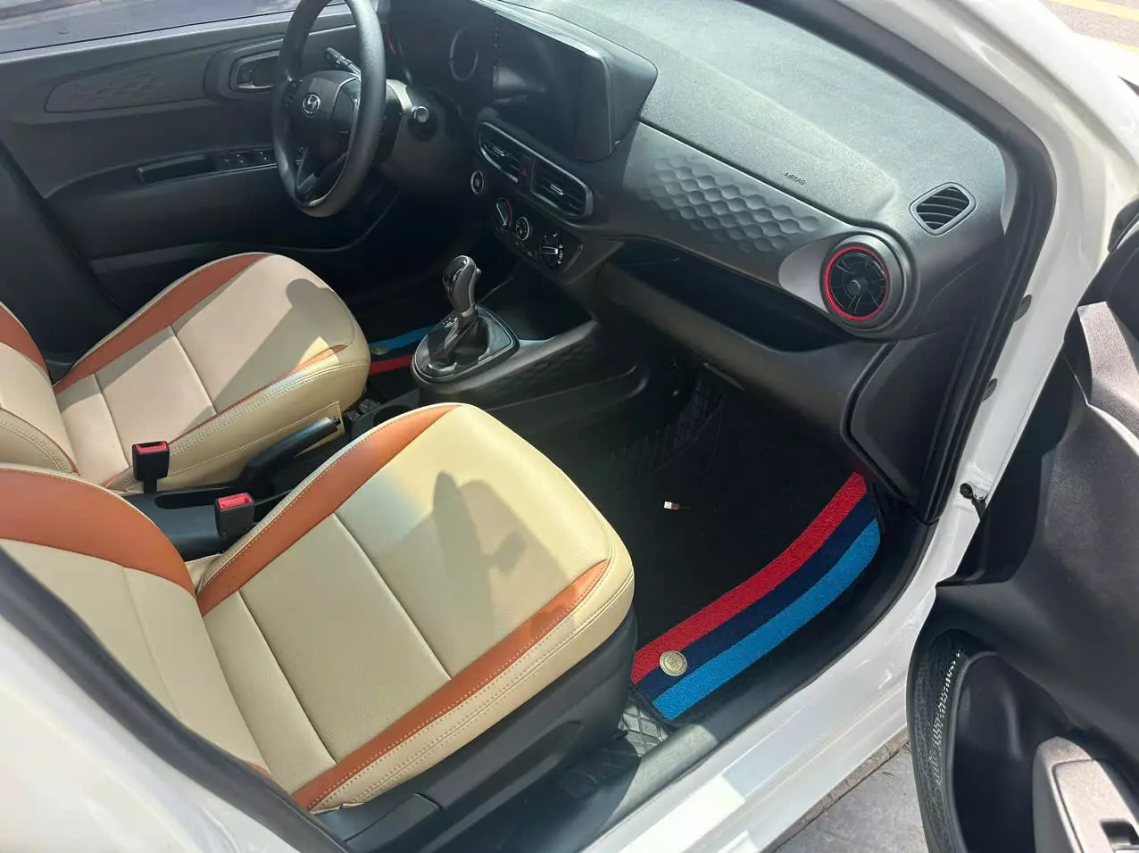 Chính chủ bán xe i10 2022-3