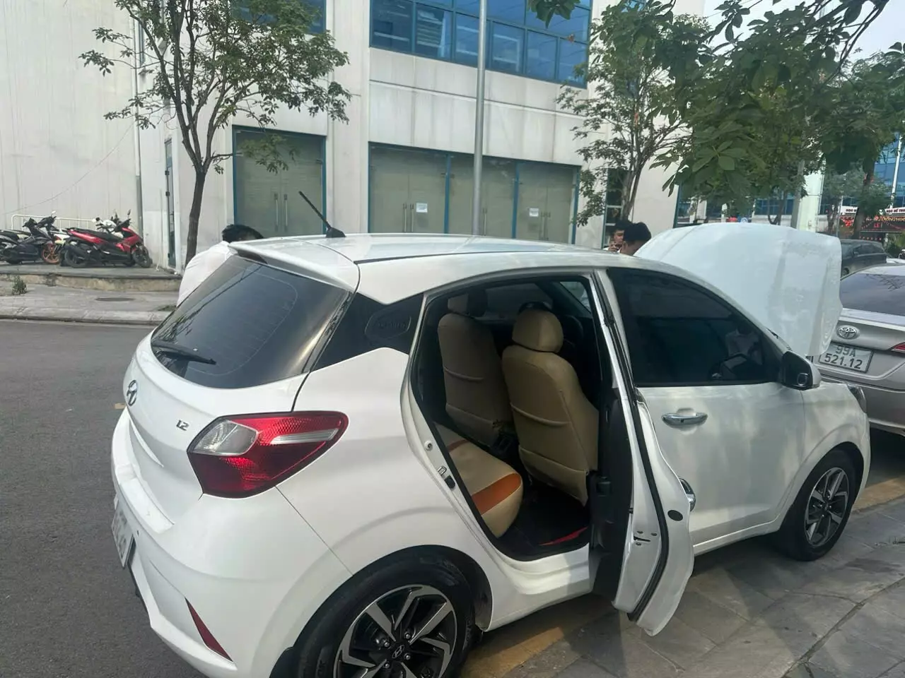 Chính chủ bán xe i10 2022-4