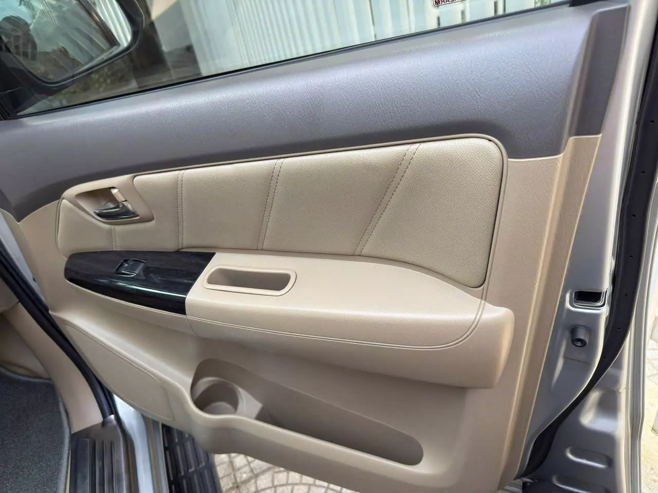 Hà Nội, Vinsmart Tây Mỗ, bán Toyota Fortuner V 2.7, 15V km, số tự động, Xăng 1 cầu, màu bạc, 2014.-10