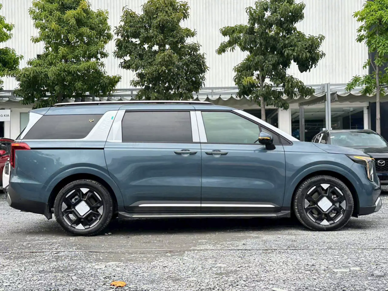 NEW KIA CARNIVAL XANH D2U -0