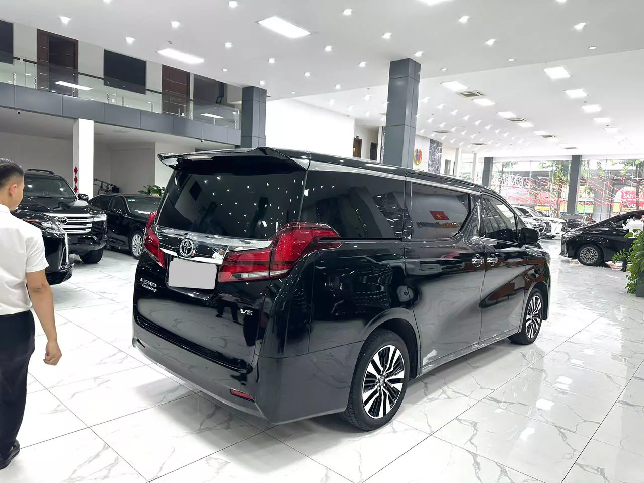 Toyota Alphard Executive Lounge Sản Xuất 2022 đi 2 vạn đẹp xuất sắc-1