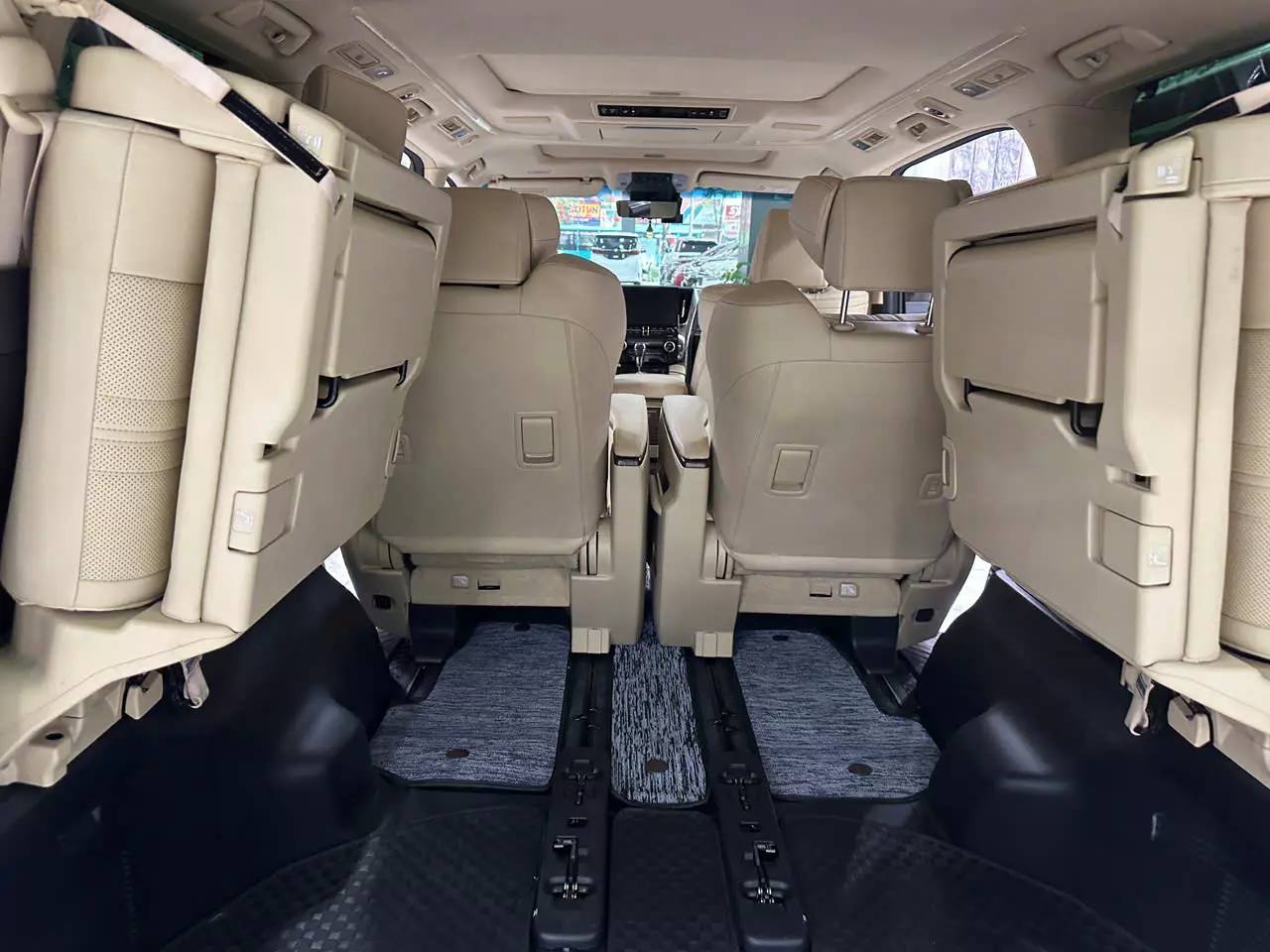 Toyota Alphard Executive Lounge Sản Xuất 2022 đi 2 vạn đẹp xuất sắc-4