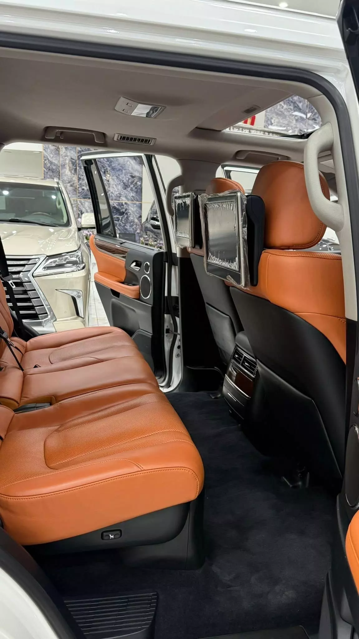 Bán Lexus LX570 2016, nhập Trung Đông, một chủ từ mới.-9