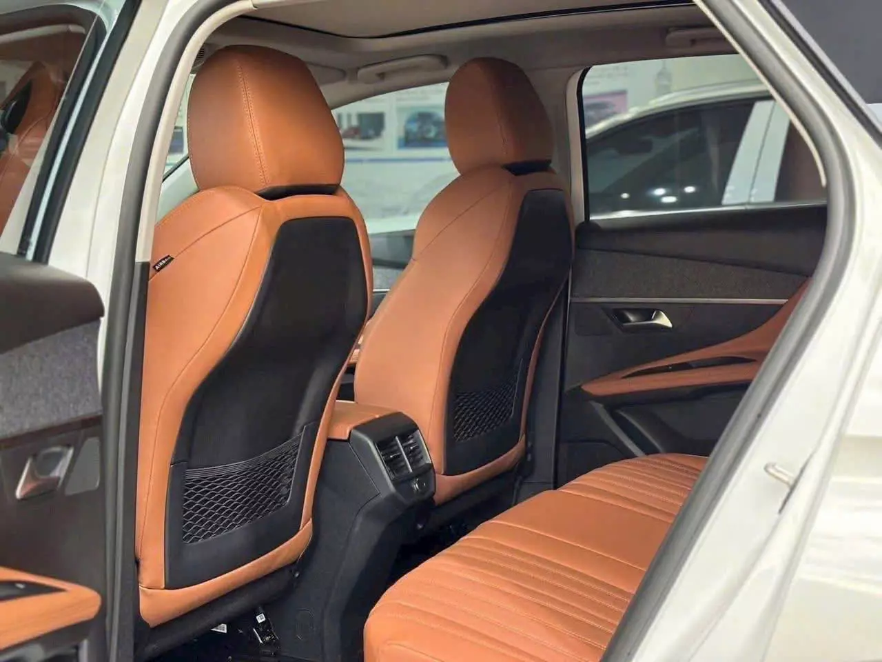 Peugeot 3008: Ưu Đãi Khủng & Đột Phá Thiết Kế - Rinh Xe Ngay!-2