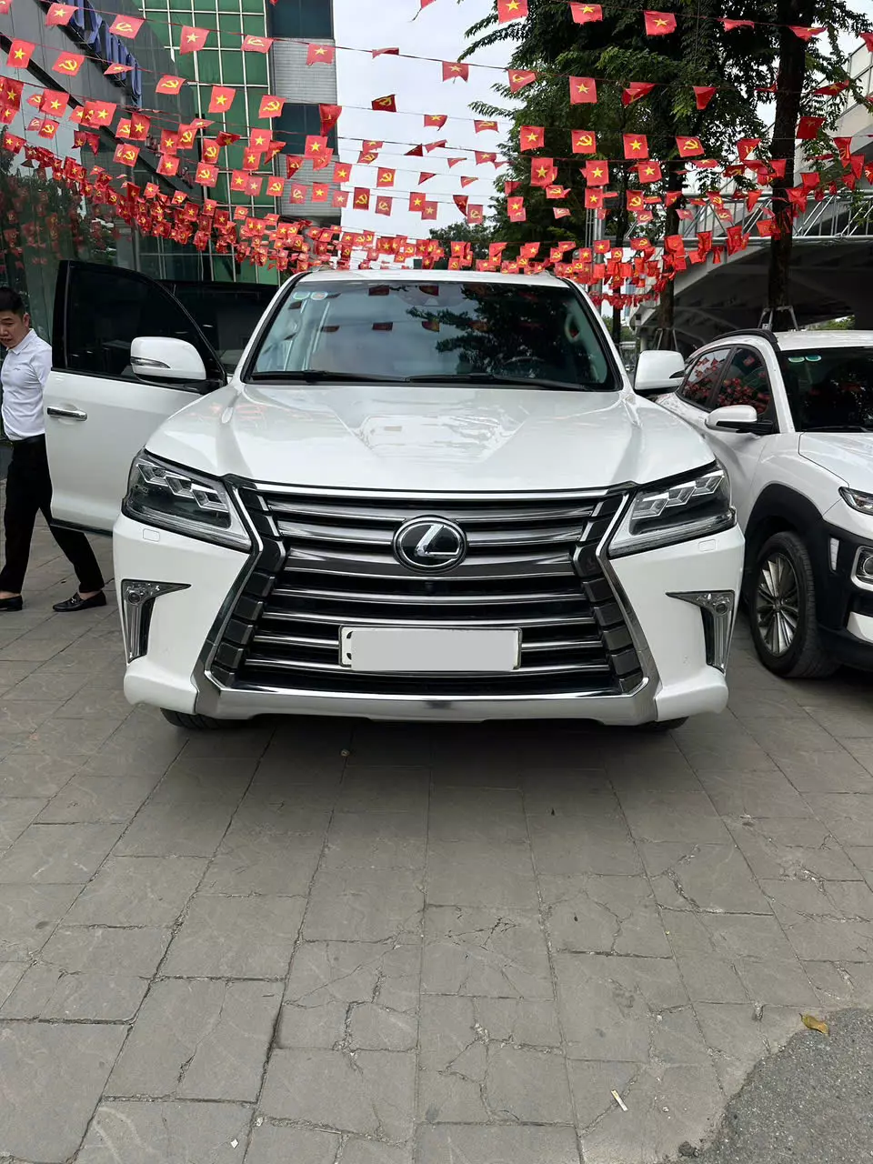 Cần bán Lexus LX 570 Super Sport 2016, Trung Đông-0