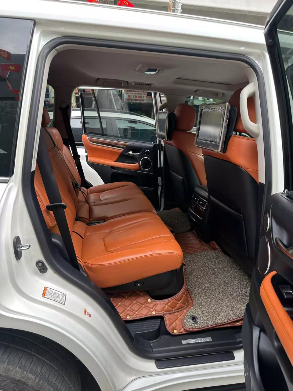 Cần bán Lexus LX 570 Super Sport 2016, Trung Đông-2