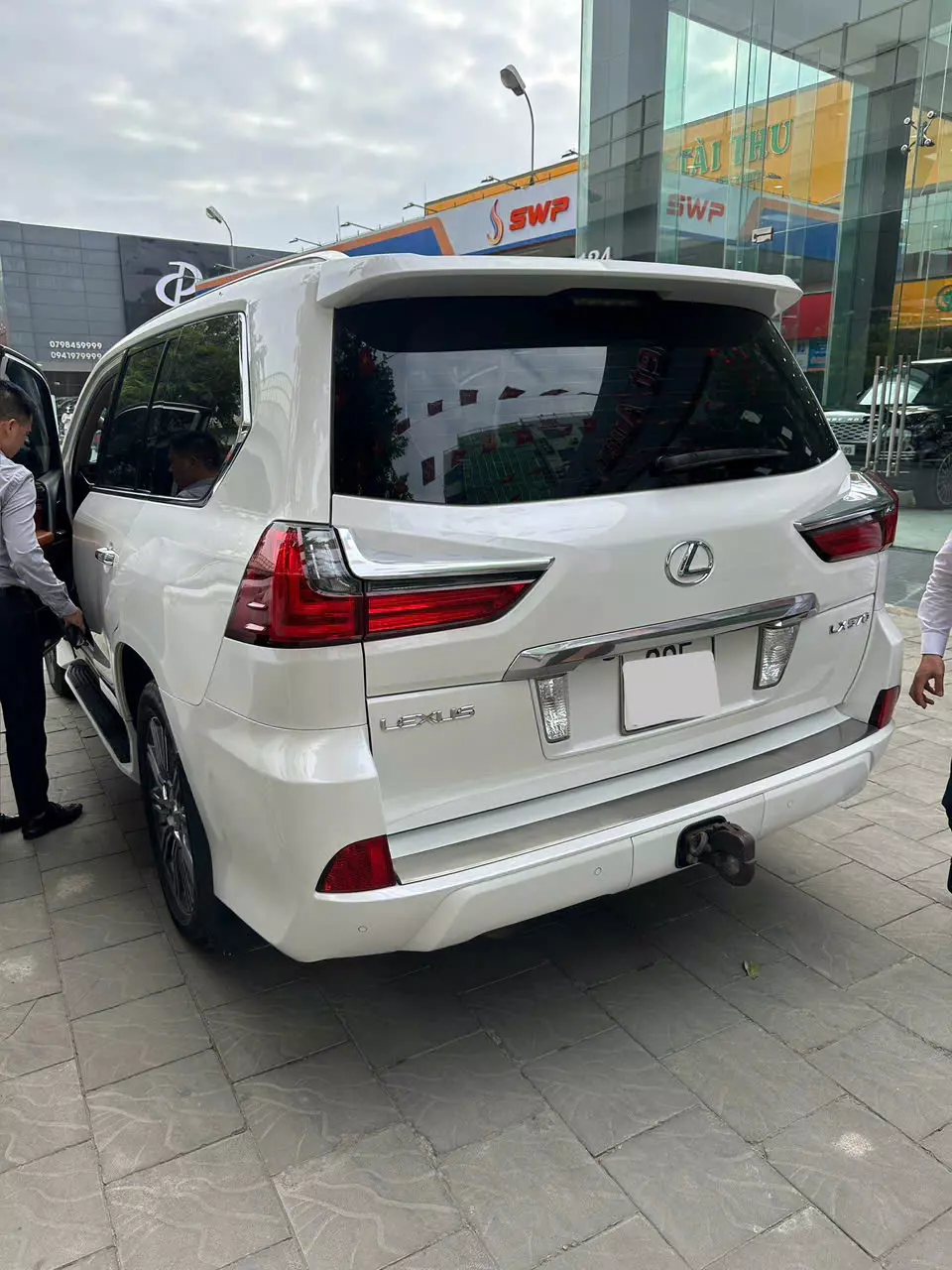 Cần bán Lexus LX 570 Super Sport 2016, Trung Đông-4