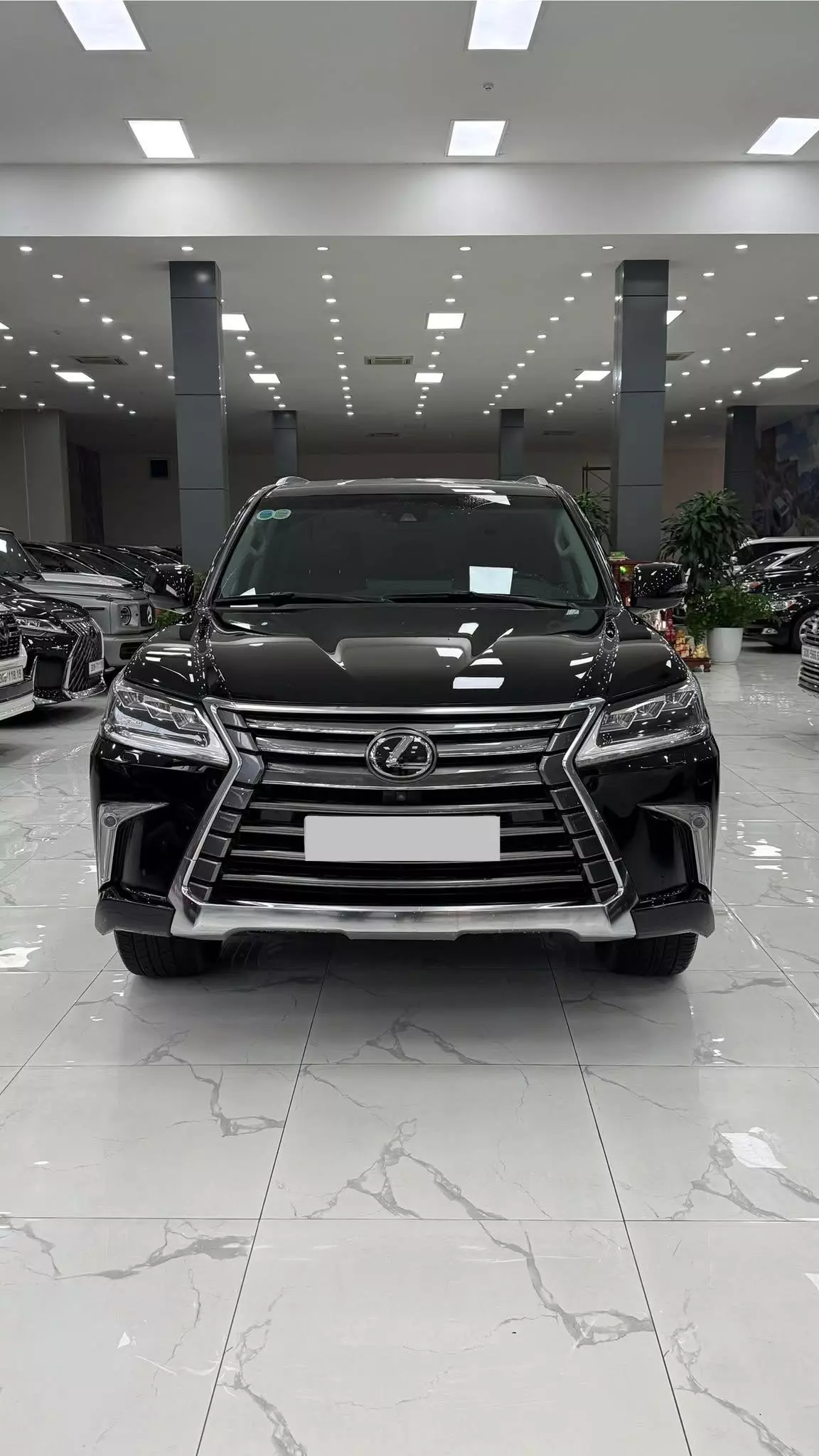 Bán Lexus LX570 nhập Mỹ, sản xuất 2018, lăn bánh chưa đầy 4 vạn,-0
