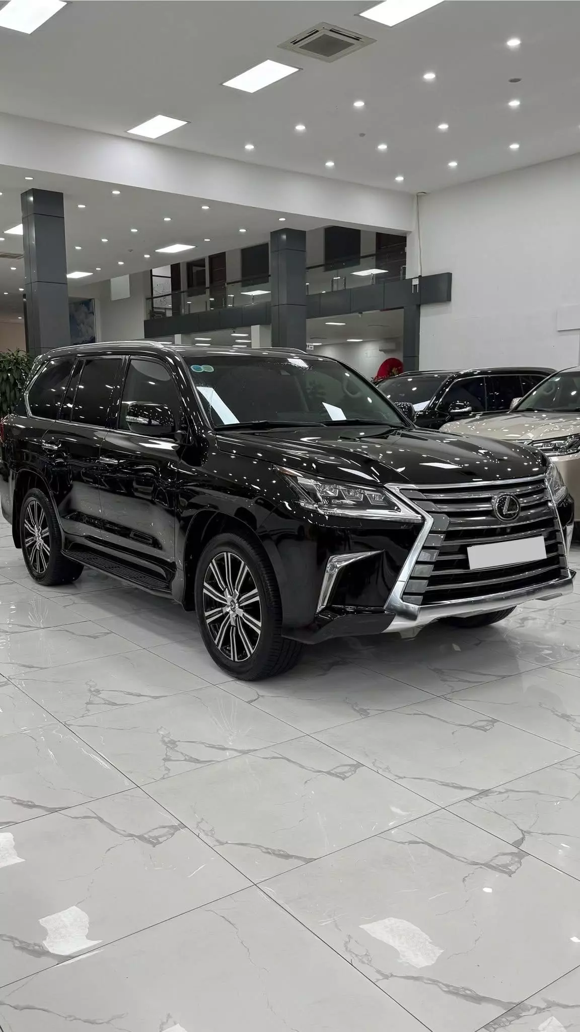 Bán Lexus LX570 nhập Mỹ, sản xuất 2018, lăn bánh chưa đầy 4 vạn,-1